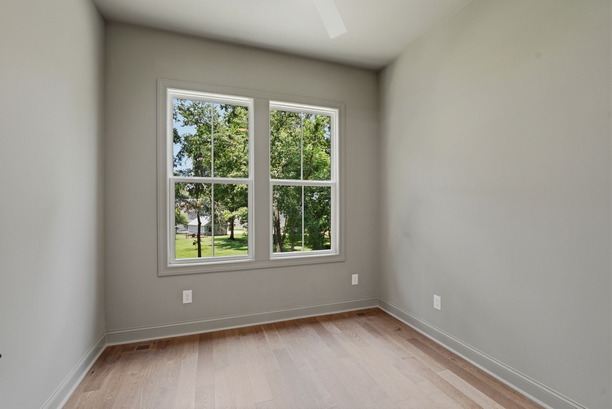 565a Croley Dr Property Photo 17