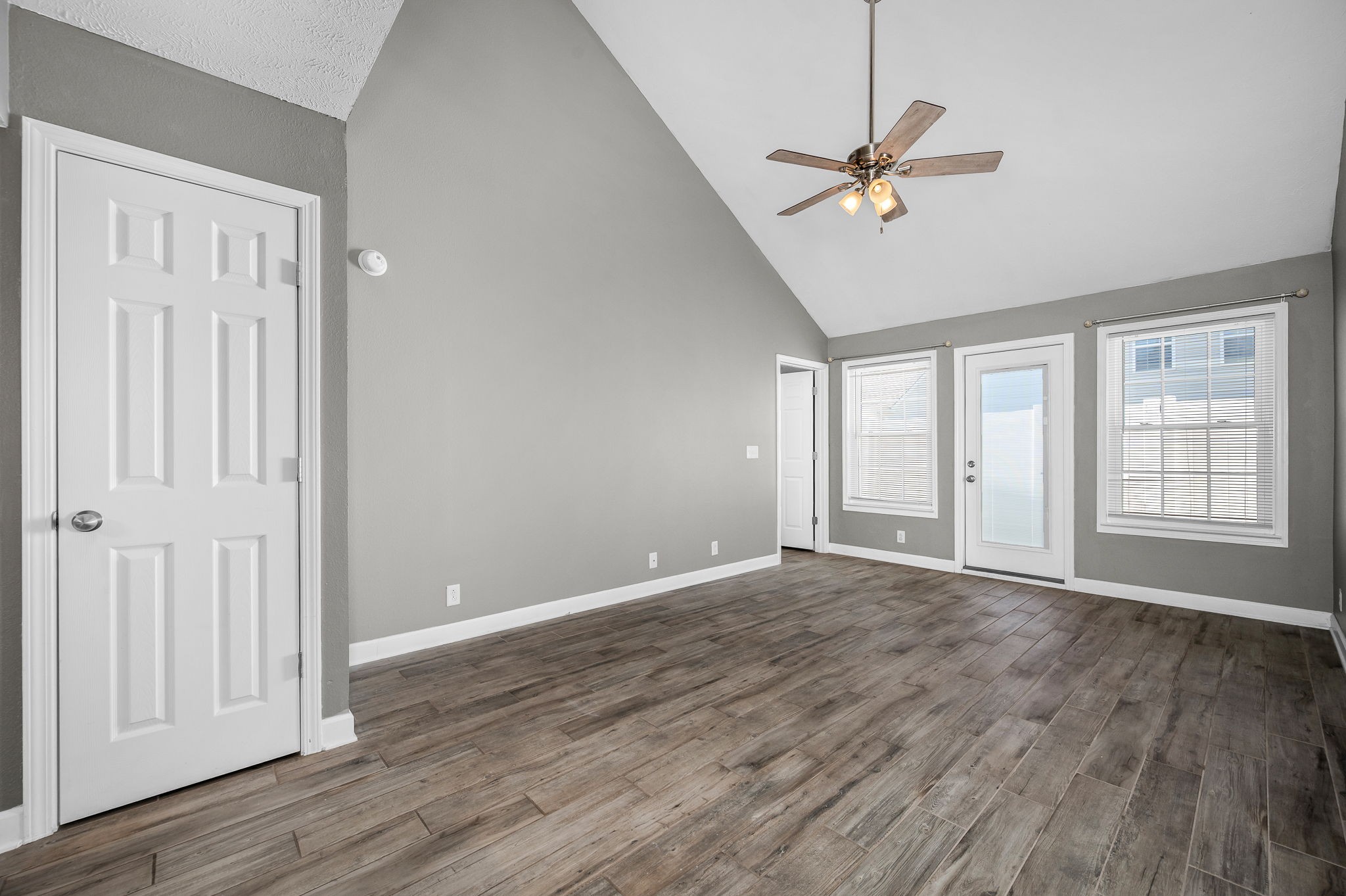 933 Wolves Den Pl Property Photo 17