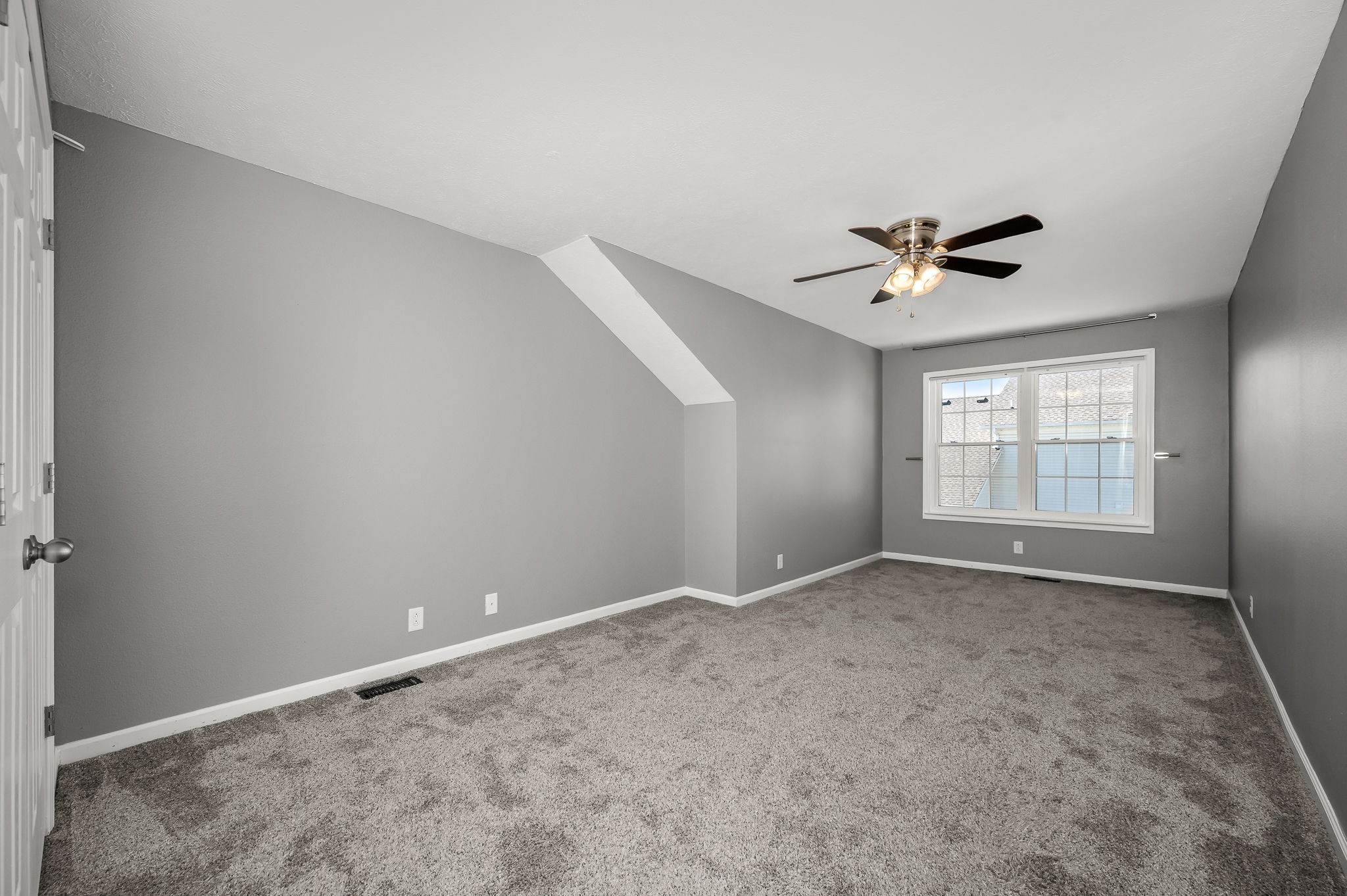 933 Wolves Den Pl Property Photo 33