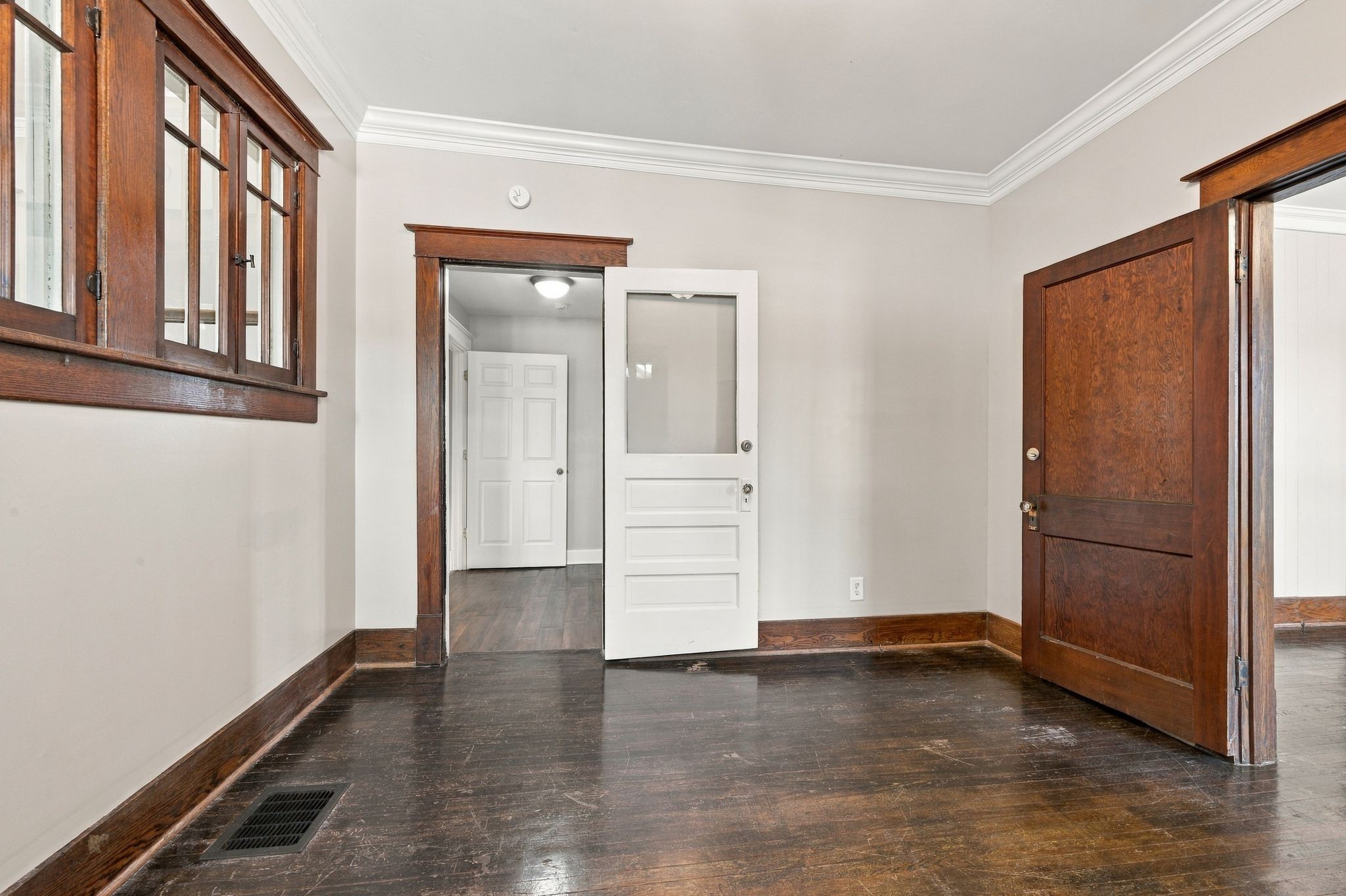 507 E College St Property Photo 19