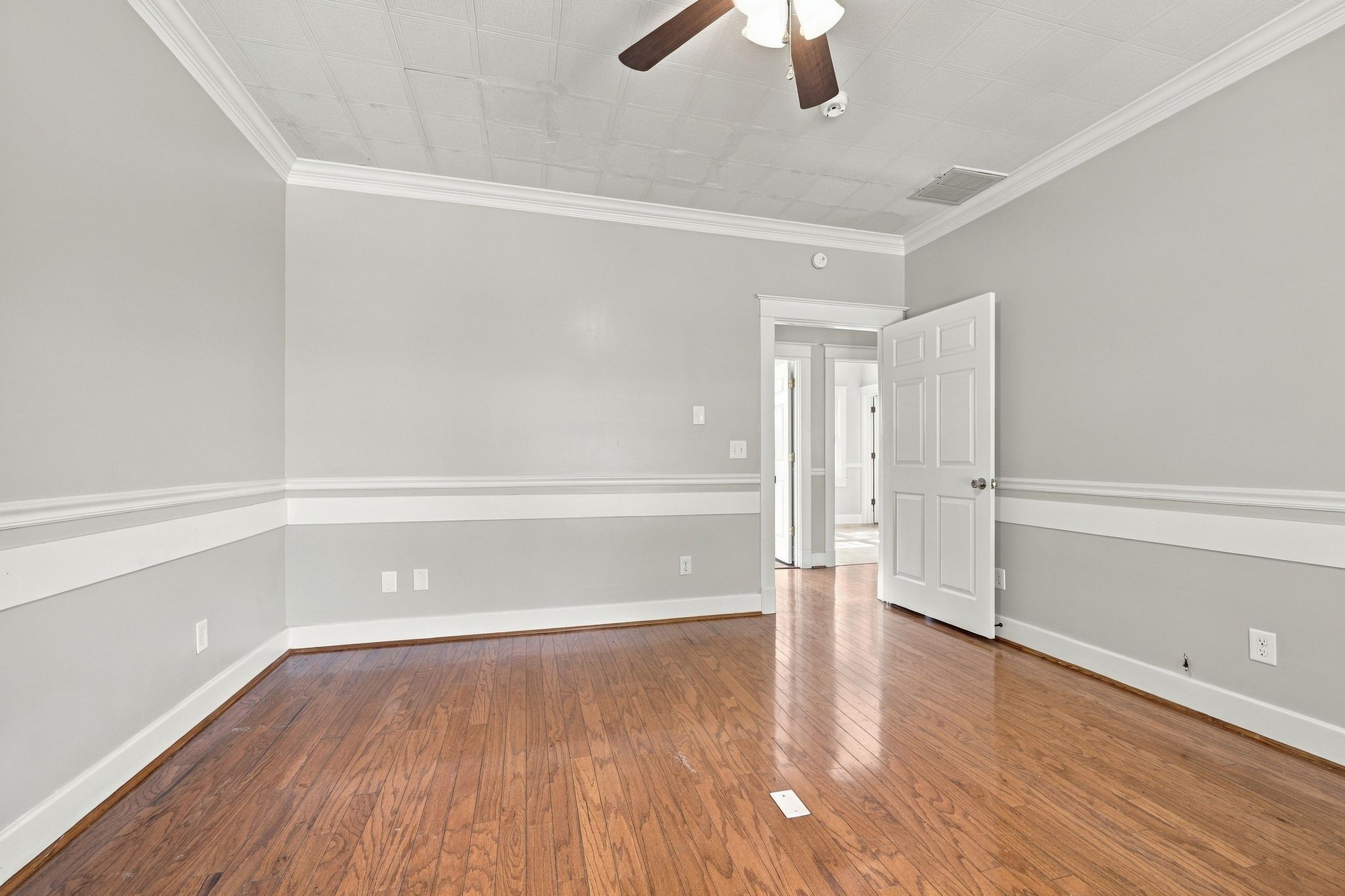 507 E College St Property Photo 28