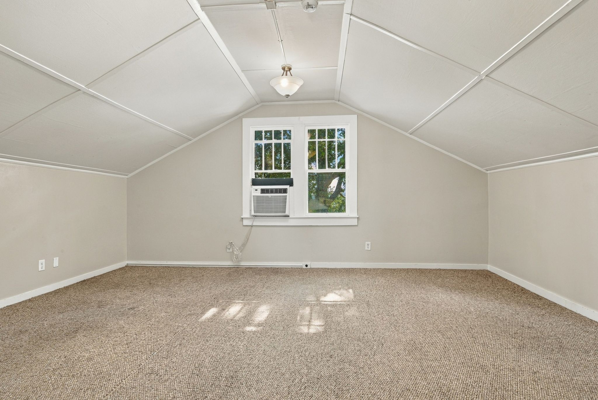 507 E College St Property Photo 31