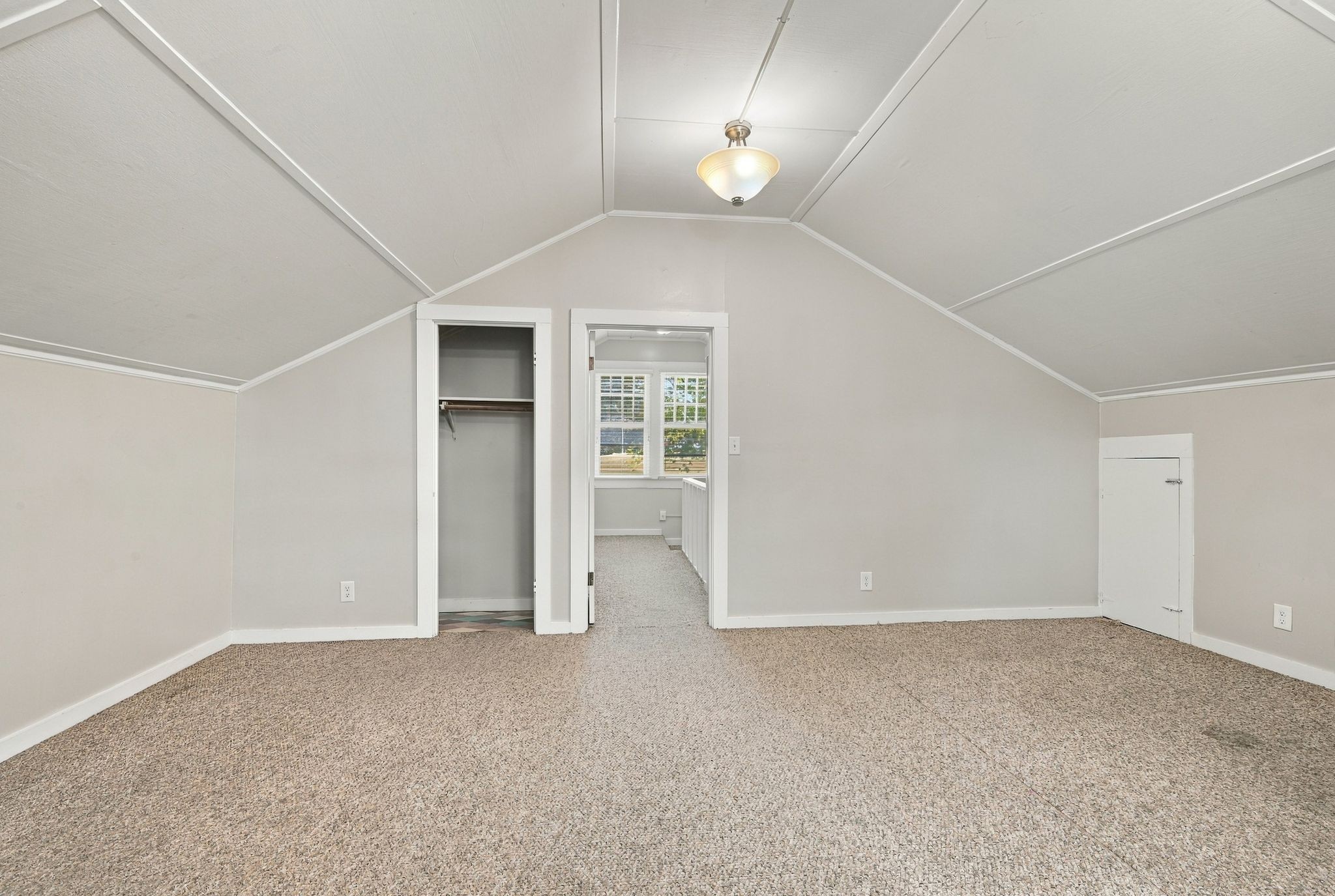 507 E College St Property Photo 32