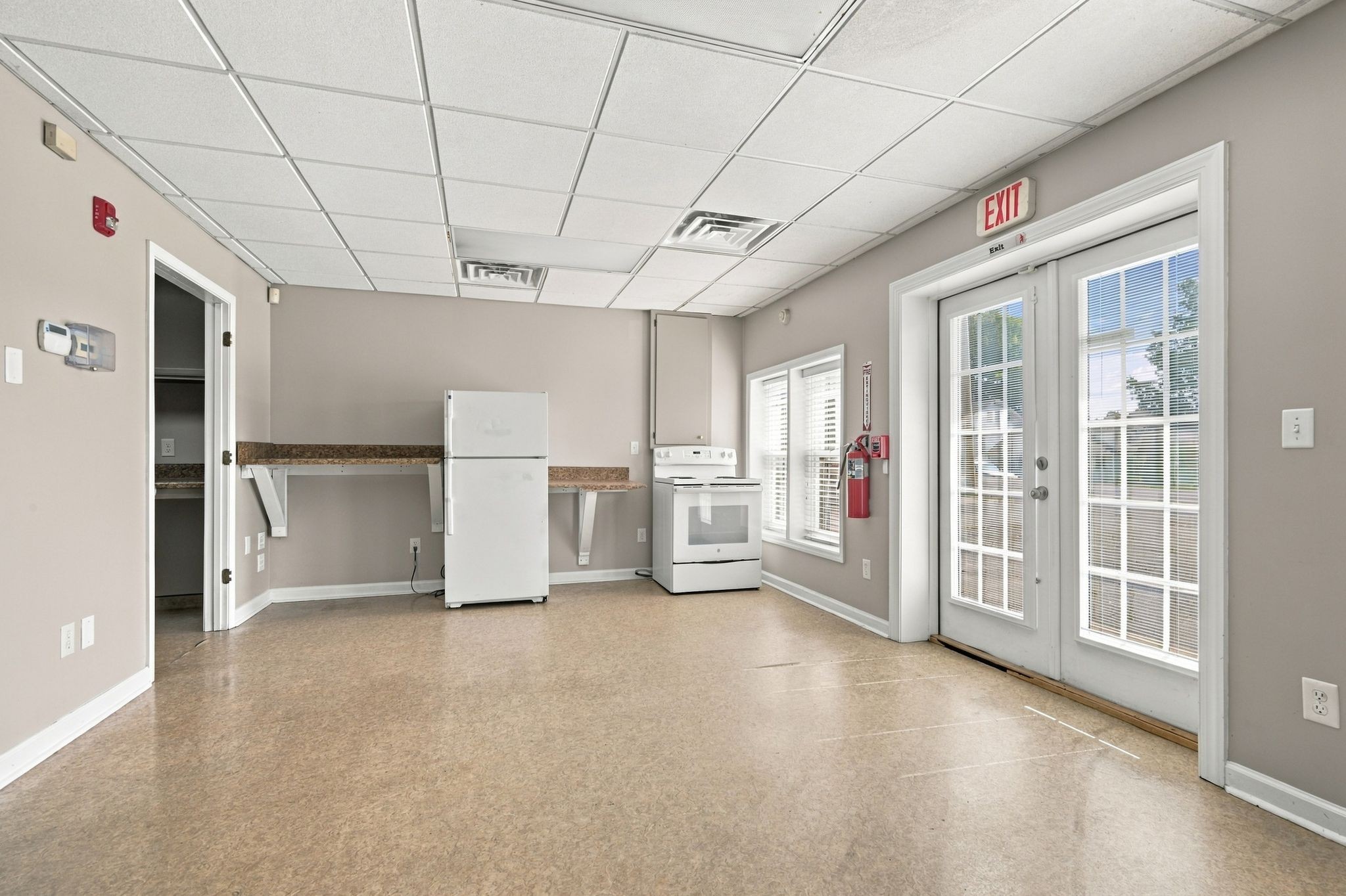 507 E College St Property Photo 35