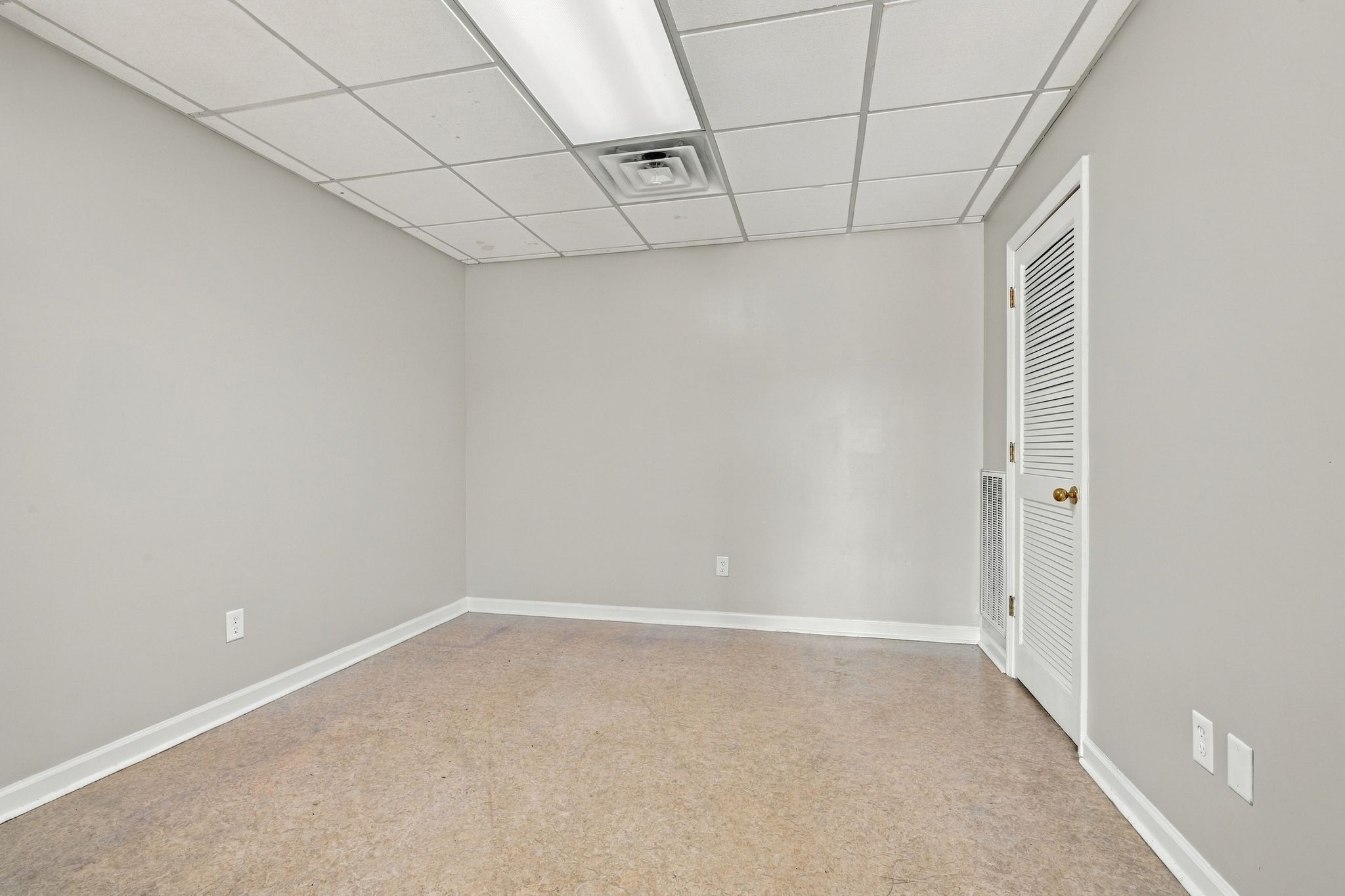 507 E College St Property Photo 36