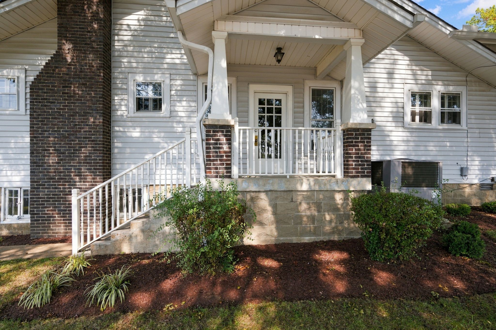507 E College St Property Photo 38