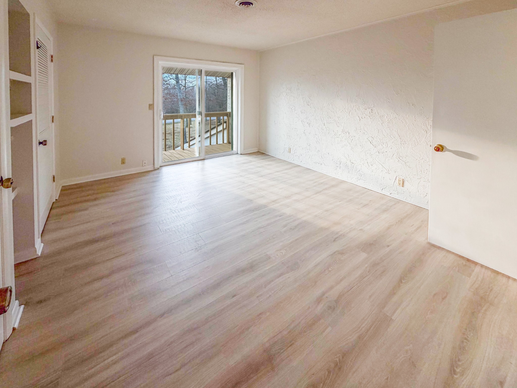7000 Big Horn Drive Property Photo 9