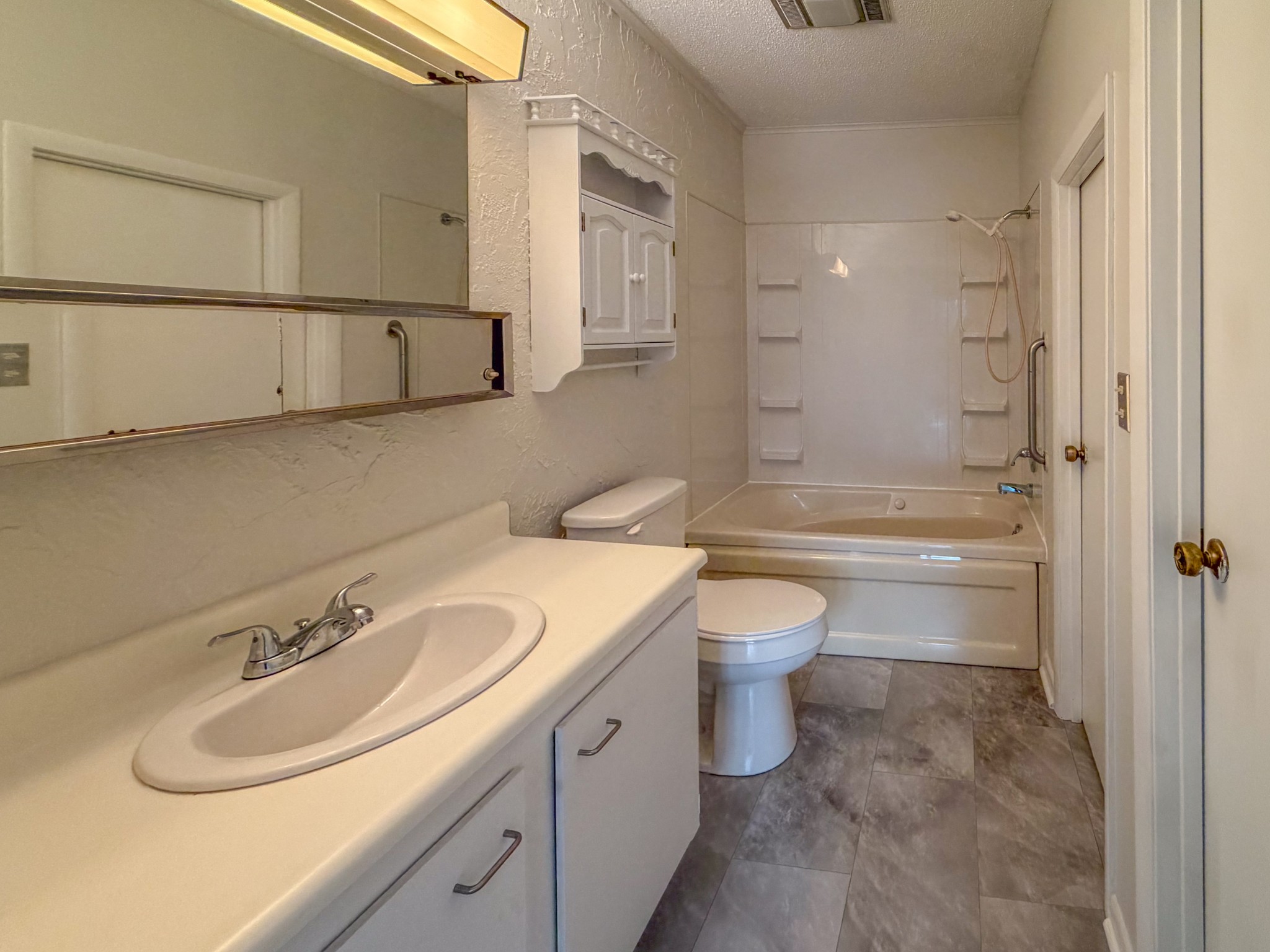 7000 Big Horn Drive Property Photo 16