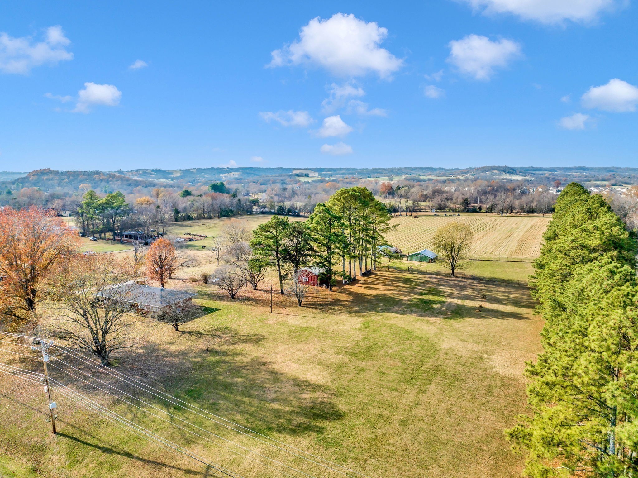 2345 Nashville Hwy Property Photo 1