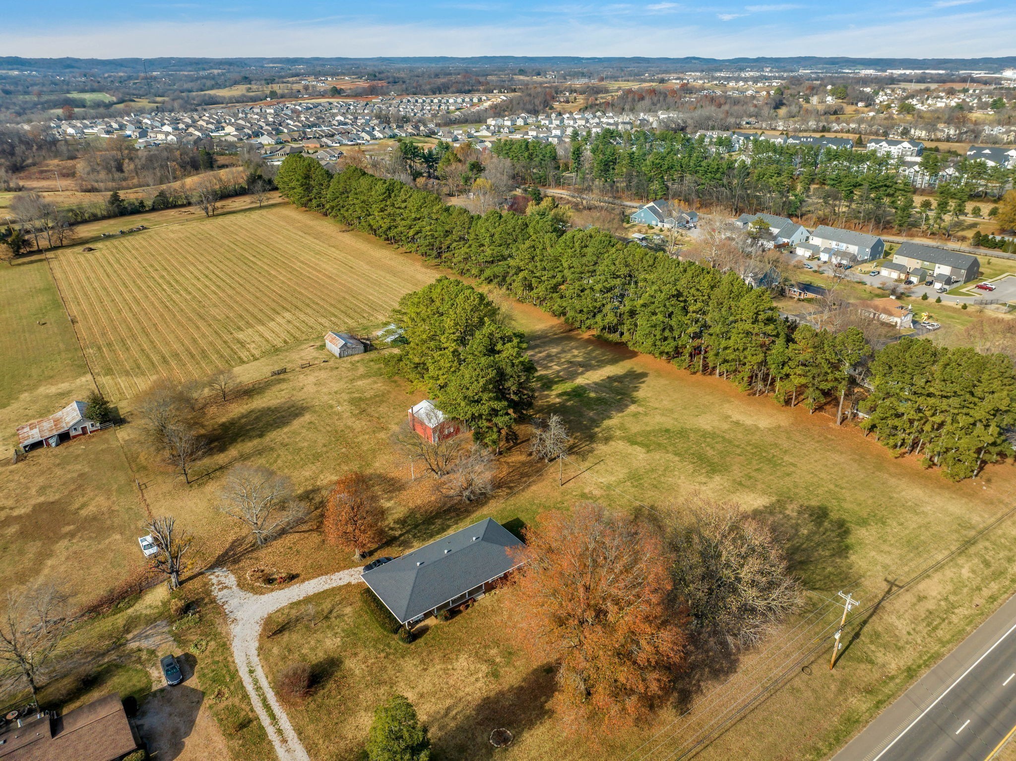 2345 Nashville Hwy Property Photo 9