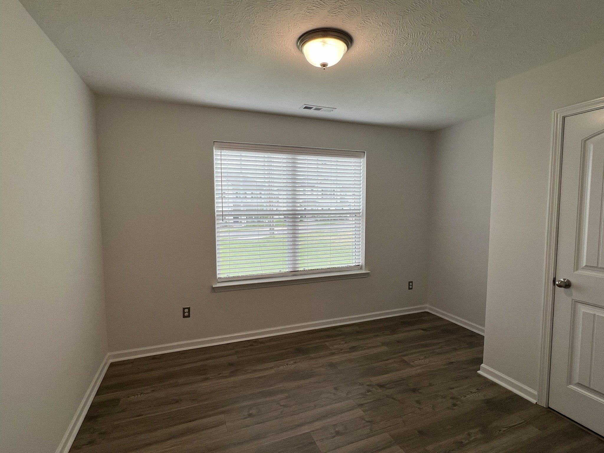 107 Curbow Ct Property Photo 24
