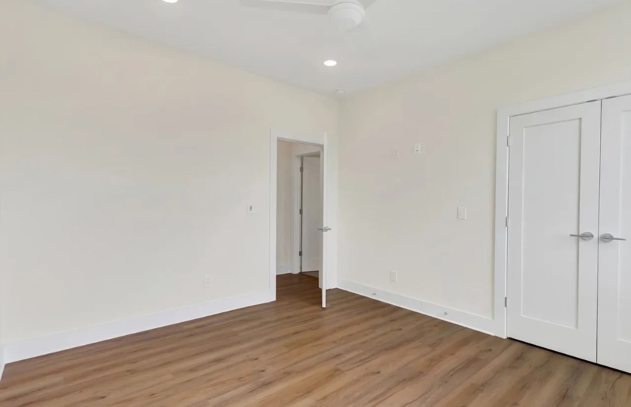 2430 Batavia St Property Photo 14