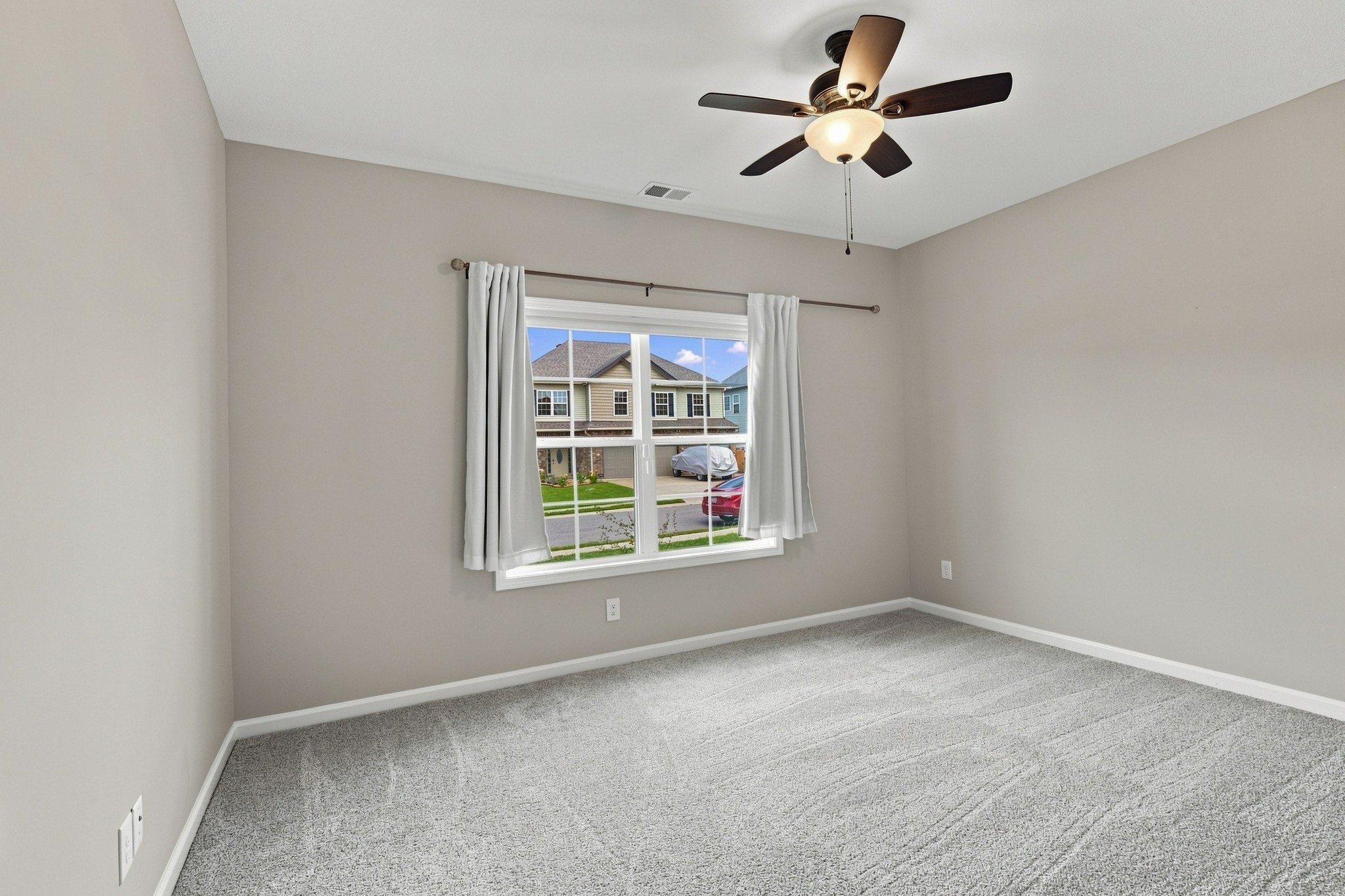 1589 Kestrel Dr Property Photo 14