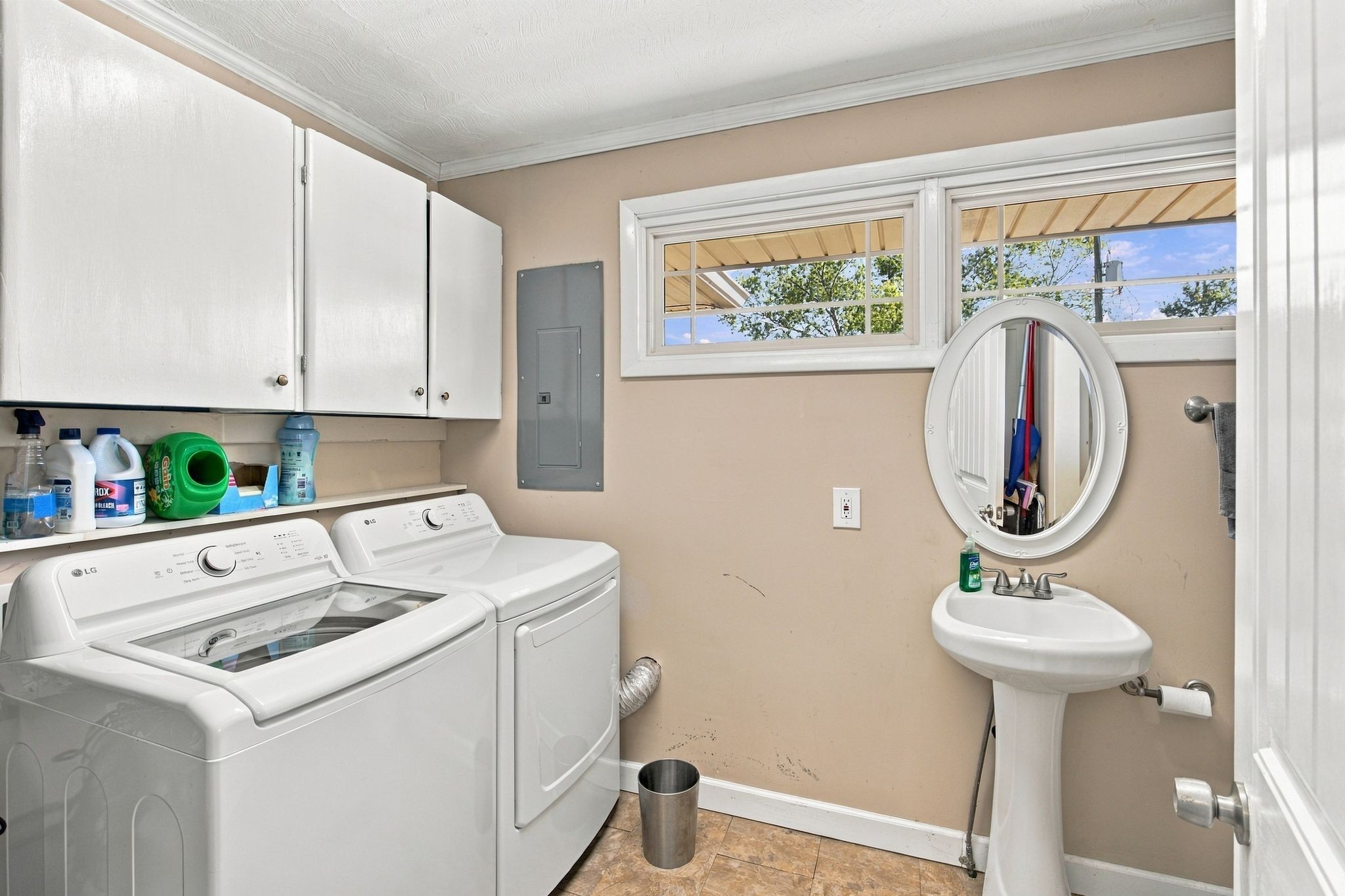 904 Mitchell Rd Property Photo 14