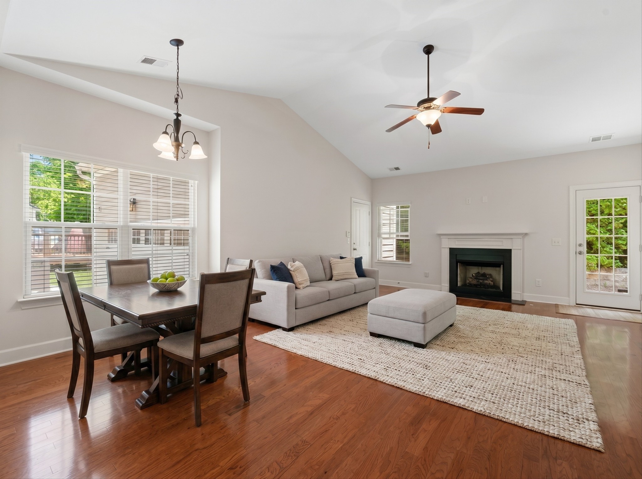 4307 Barnes Cove Dr Property Photo 18