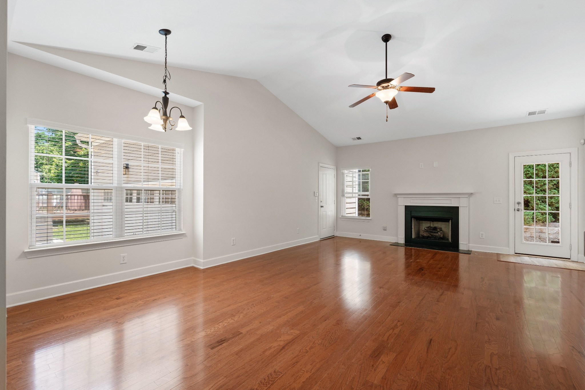 4307 Barnes Cove Dr Property Photo 19