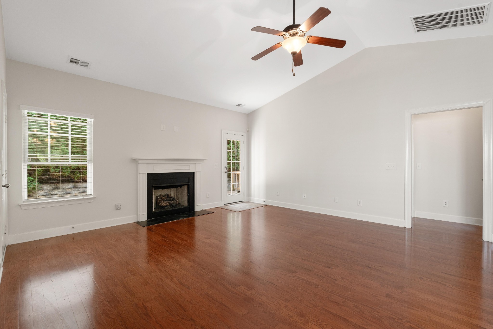 4307 Barnes Cove Dr Property Photo 20