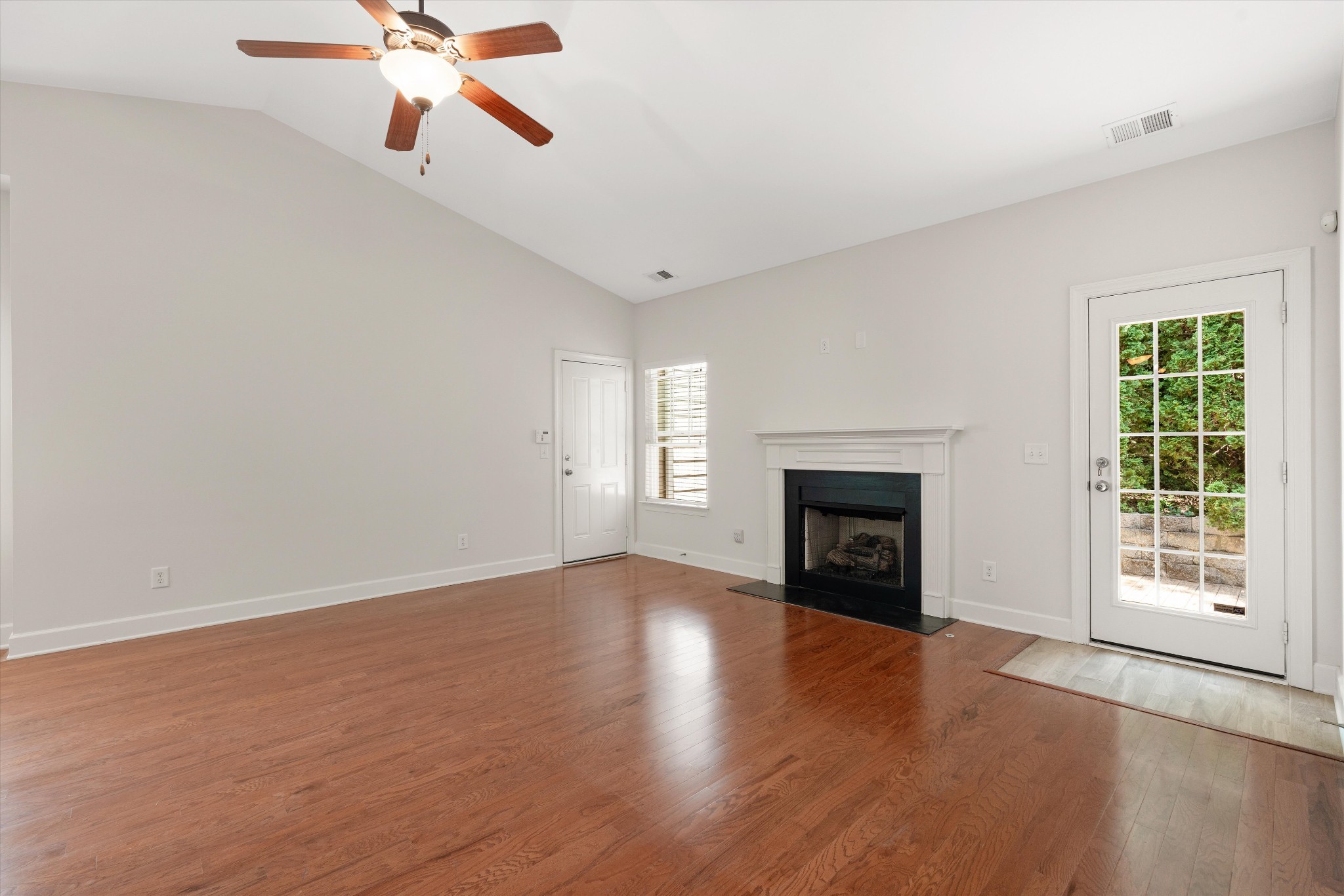 4307 Barnes Cove Dr Property Photo 21