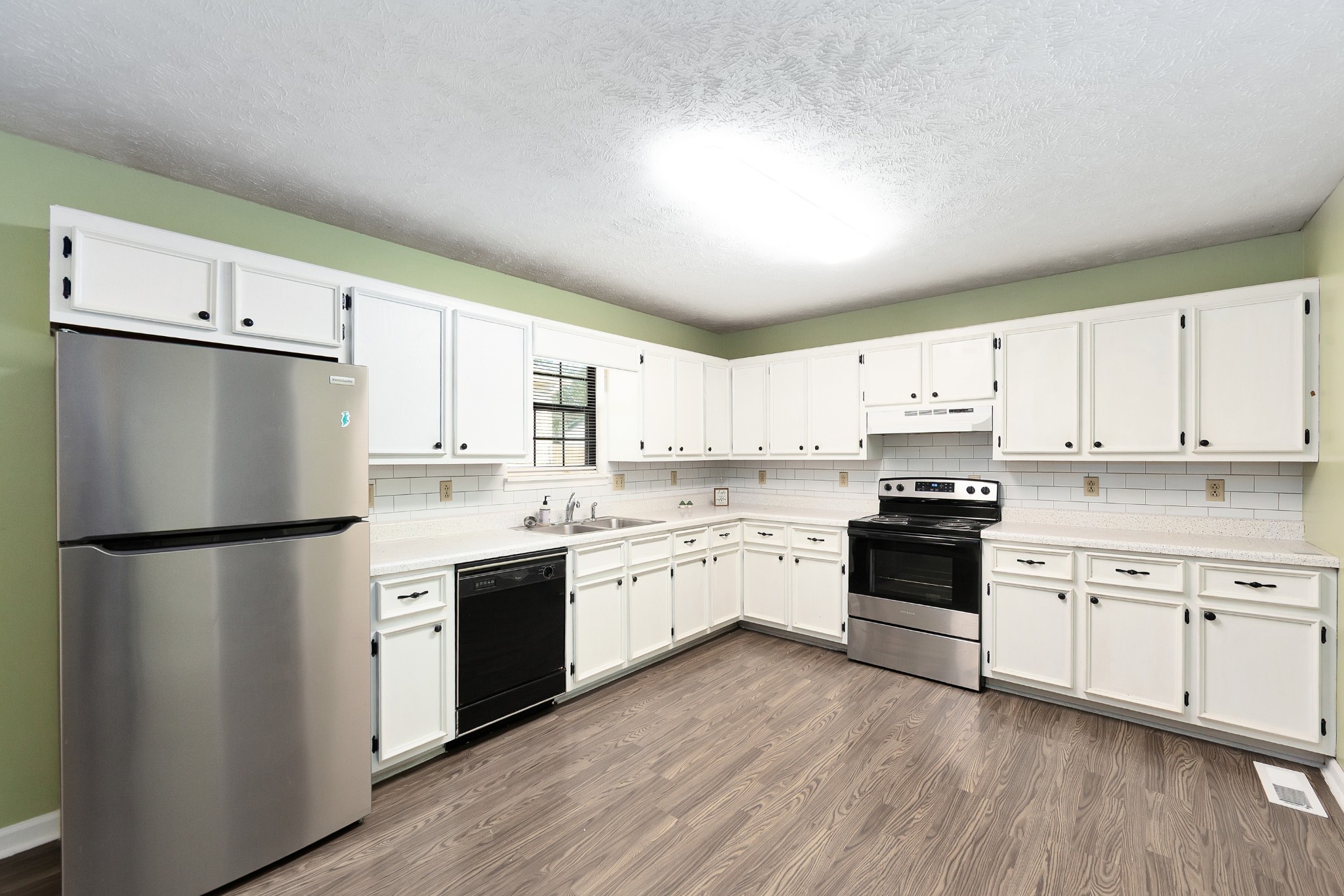 23 Roxy Cv Property Photo 4