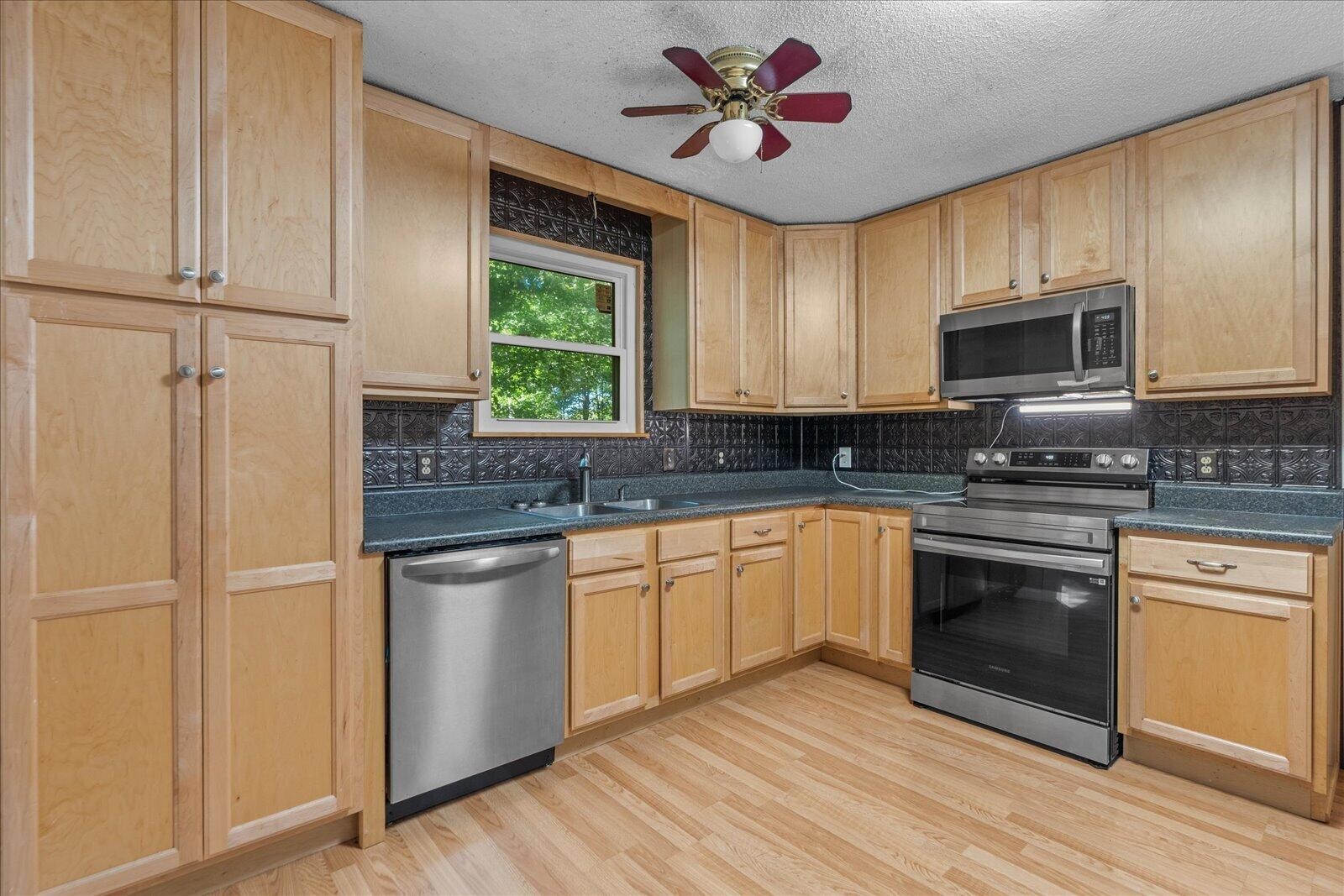 170 Chestuee Drive, Ne Property Photo 10