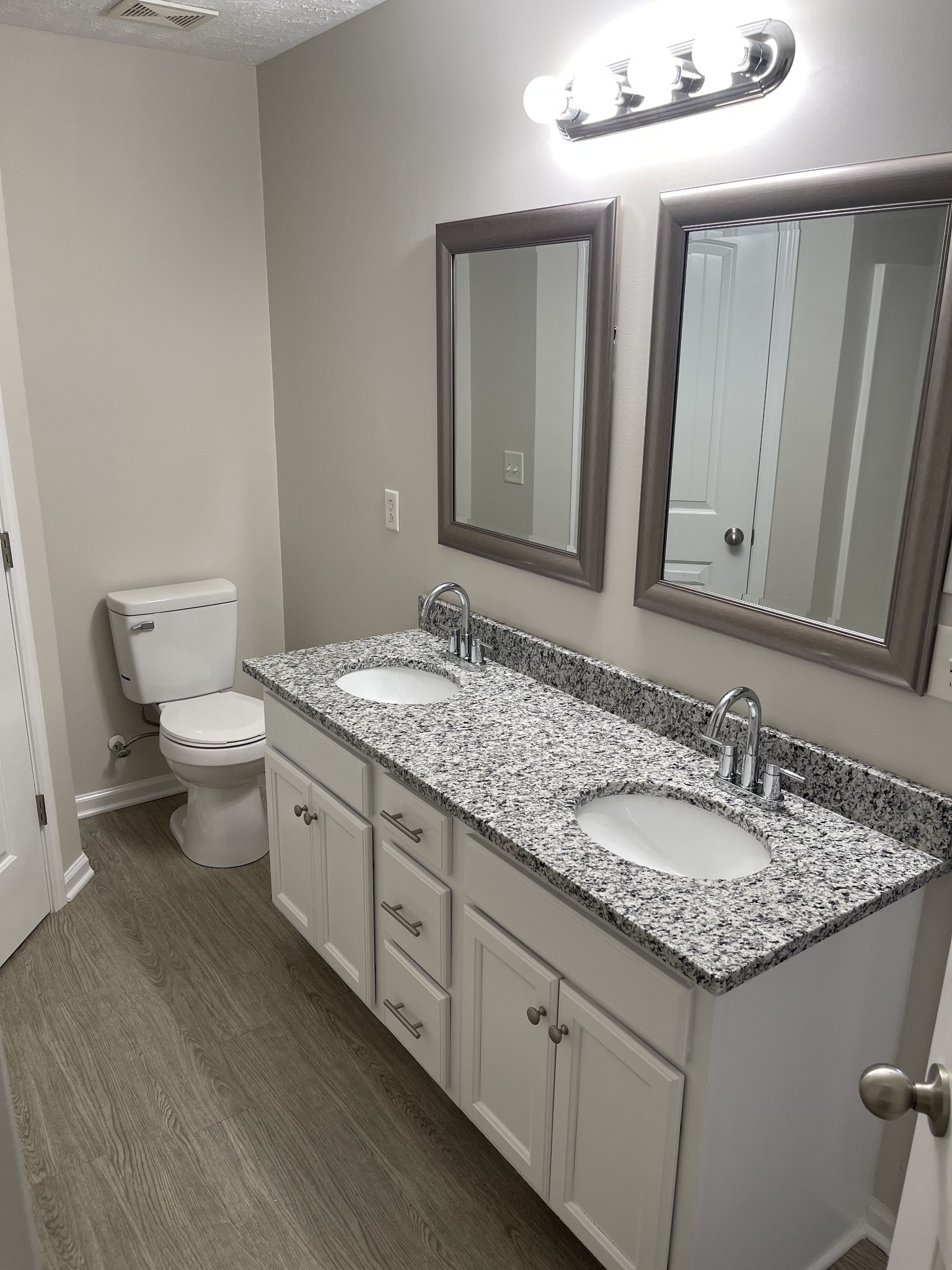3203 Meadowhill Drive Property Photo 7