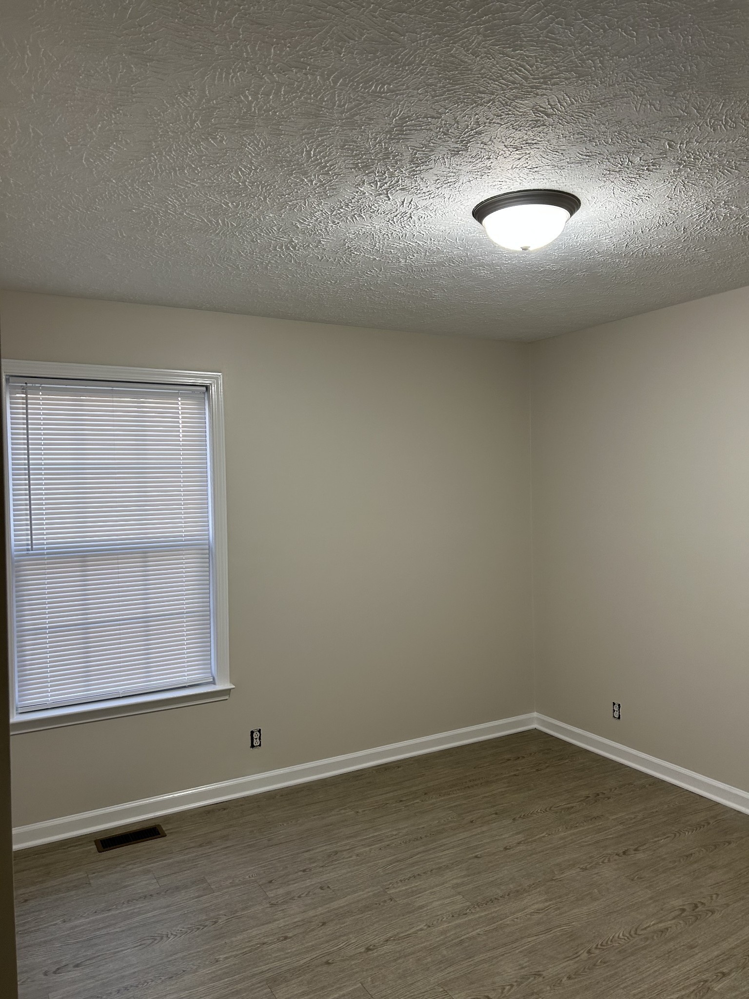 3203 Meadowhill Drive Property Photo 11