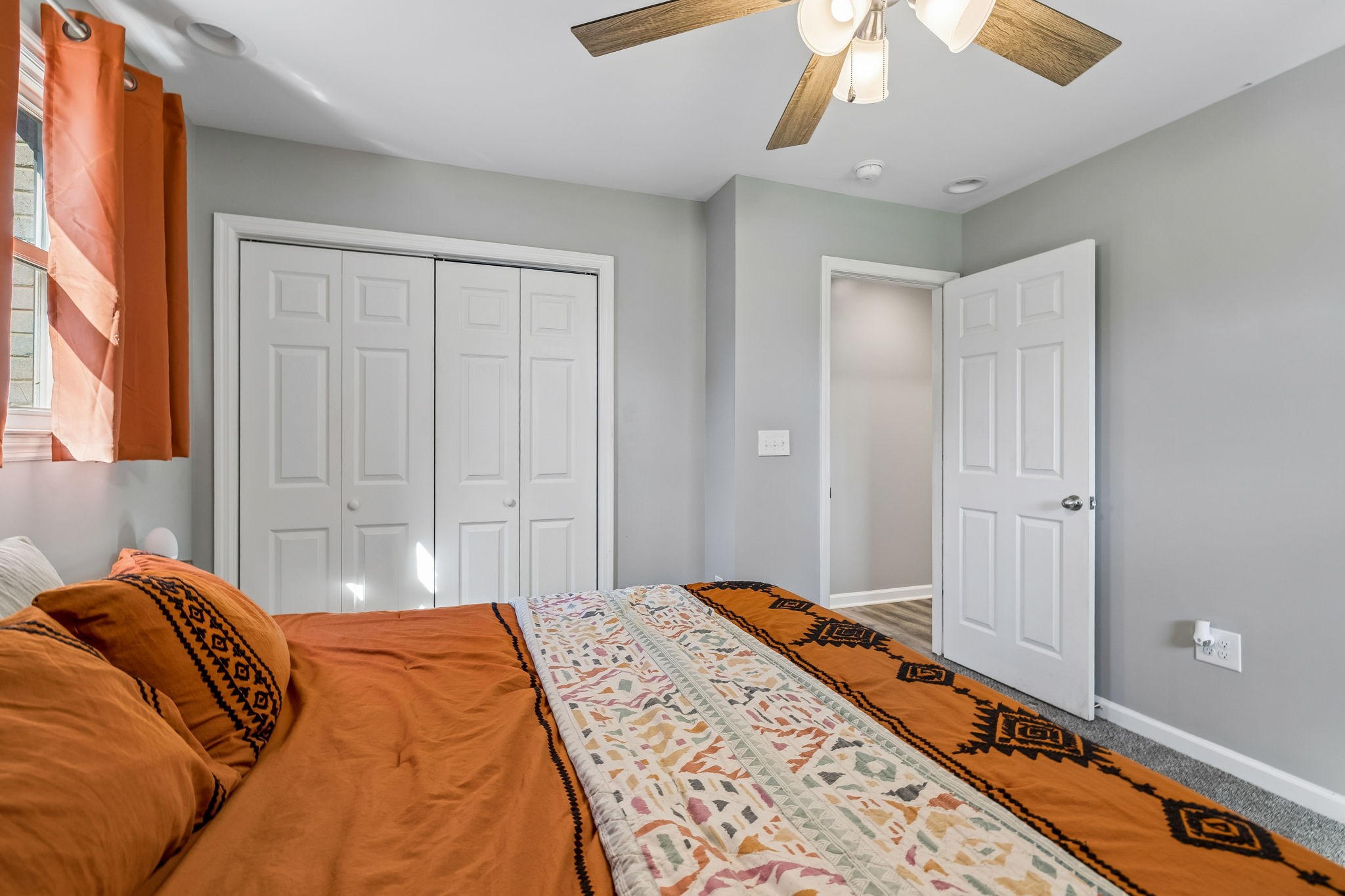 402 Lealand Ln Property Photo 12