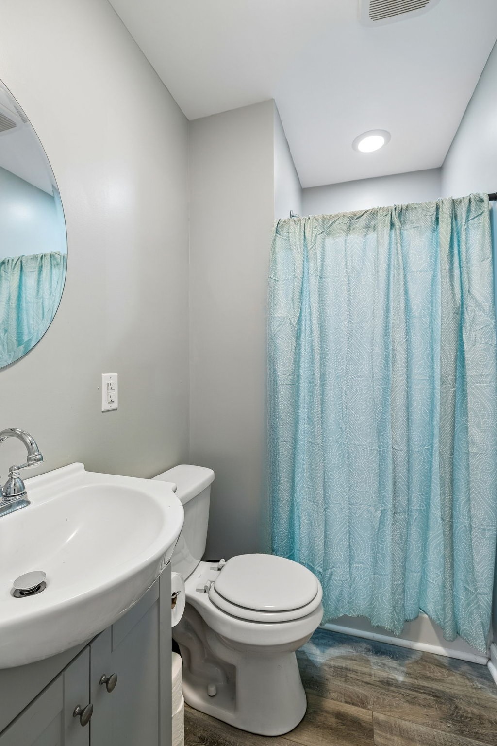 402 Lealand Ln Property Photo 13