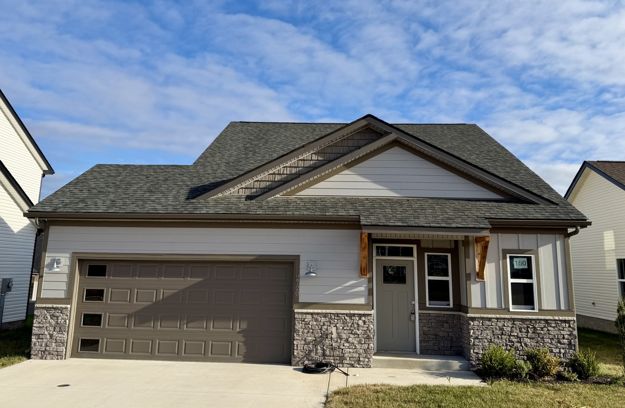 2720 Brewster Drive Property Photo 1