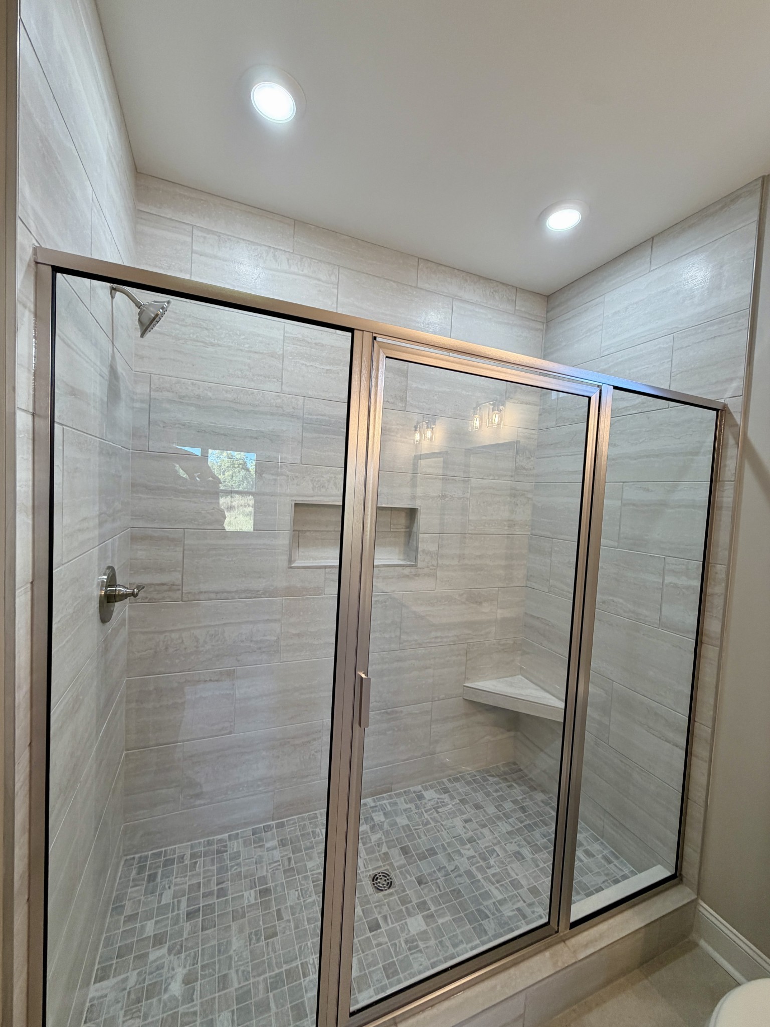 2720 Brewster Drive Property Photo 8