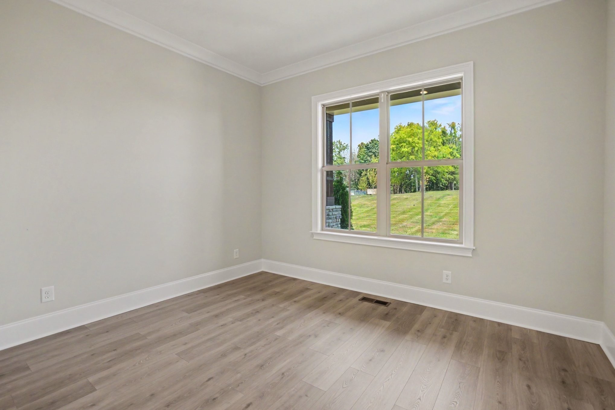 7248 Florim Court Property Photo 4