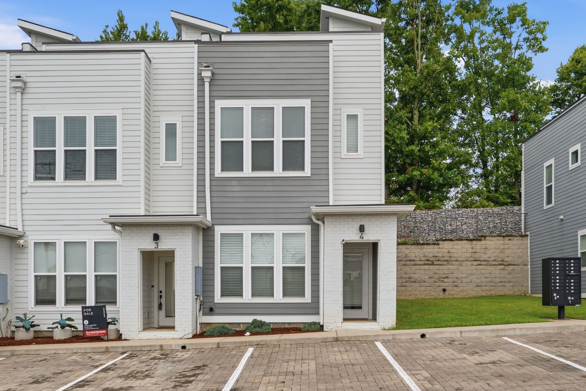 500 Creative Way Property Photo 2
