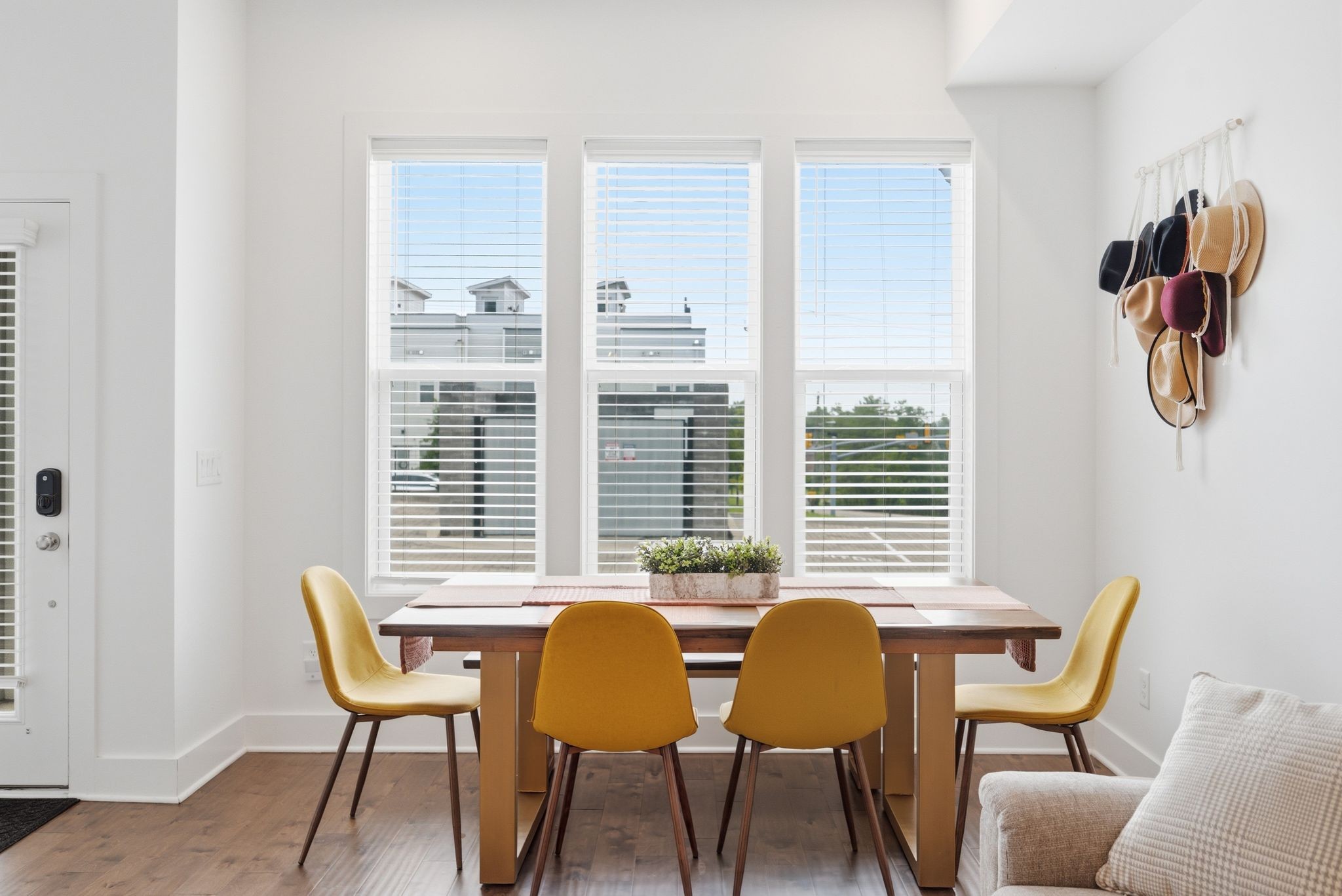 500 Creative Way Property Photo 5
