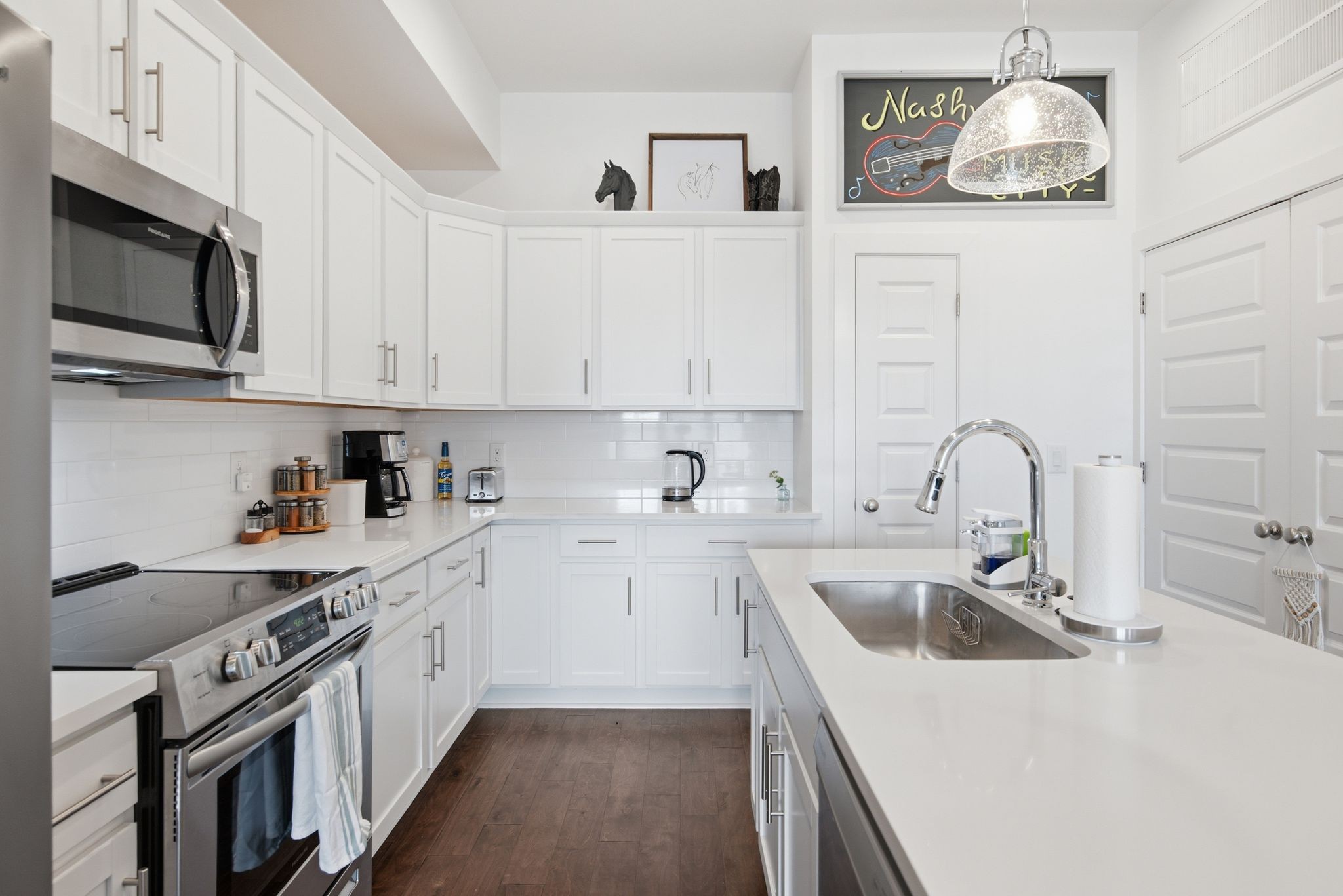 500 Creative Way Property Photo 6