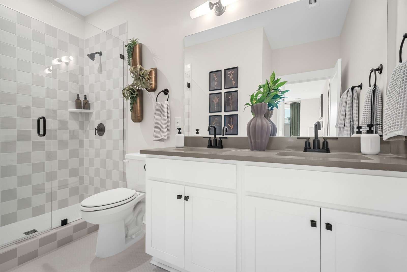 2088 Conductor Ln Property Photo 6