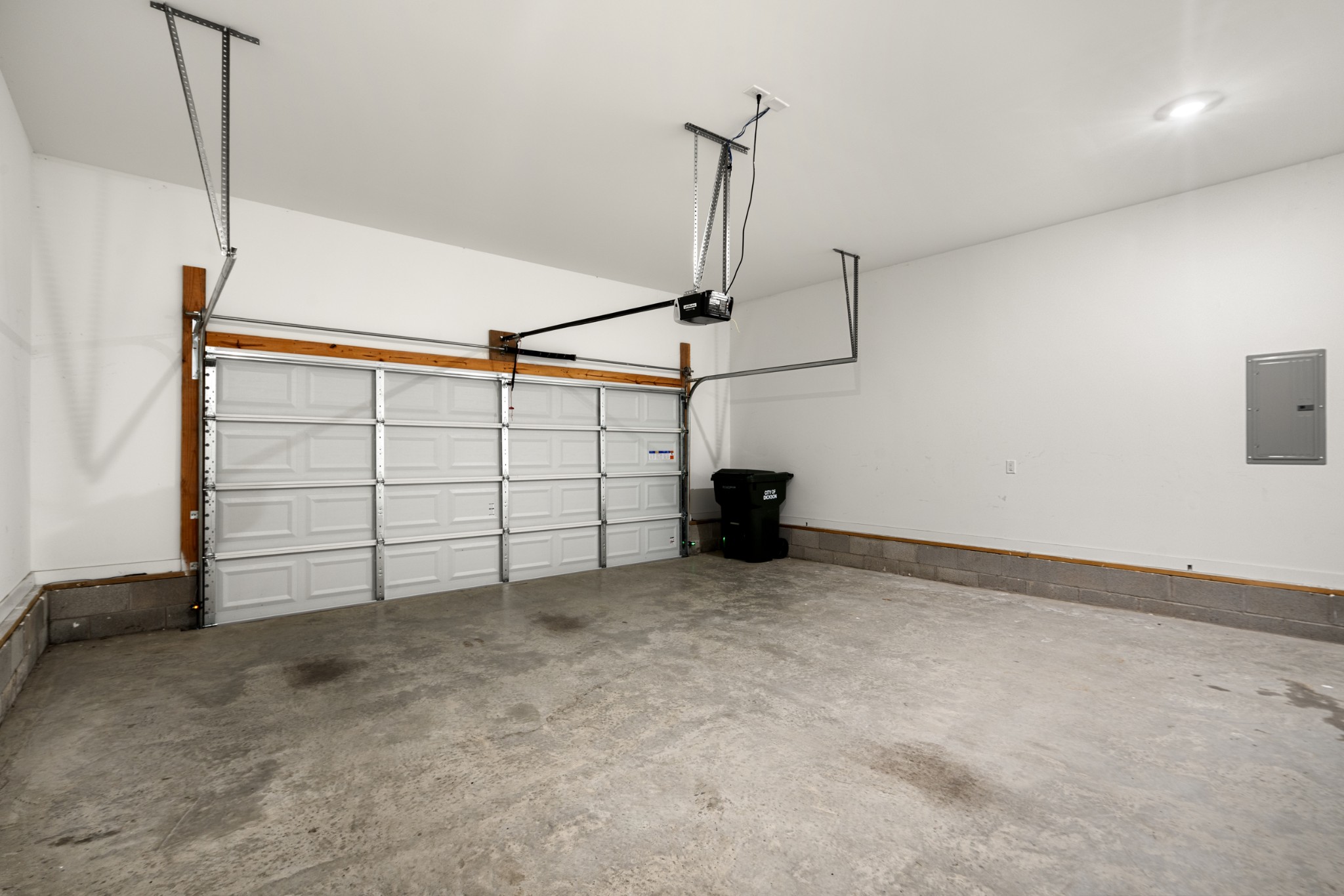 1031 Northside Dr Property Photo 21