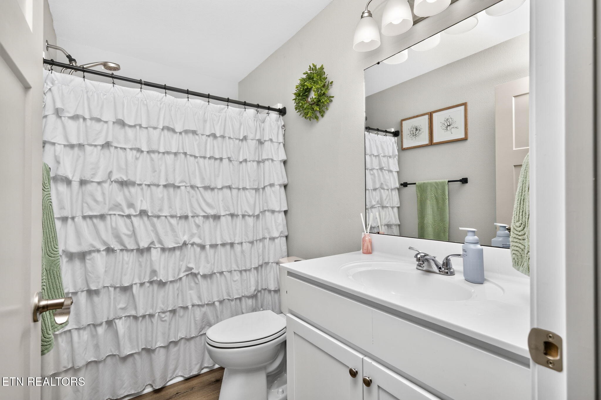57 Capitol Drive Property Photo 18