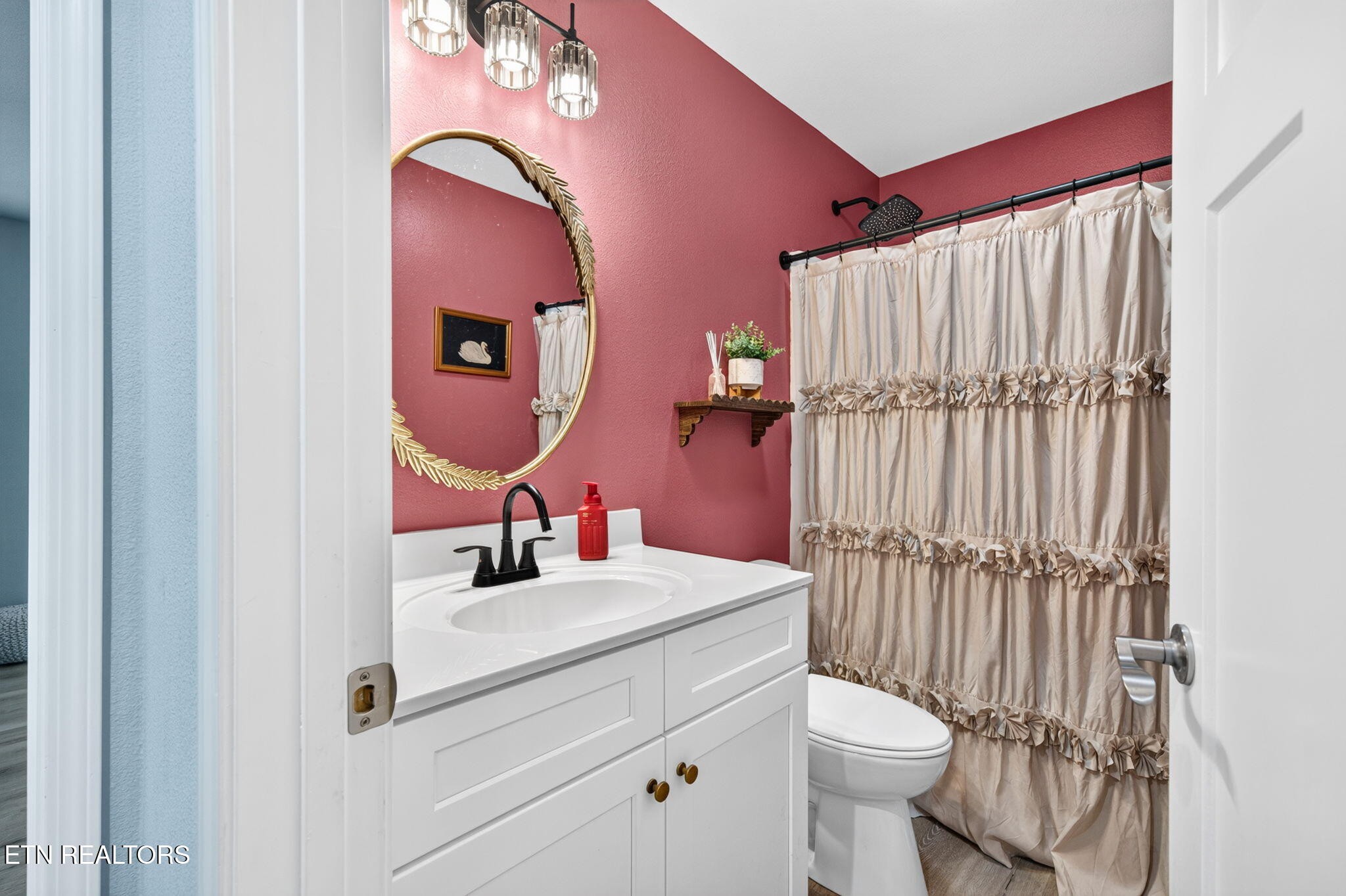 57 Capitol Drive Property Photo 21