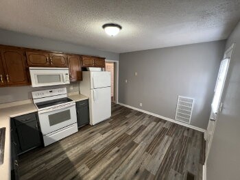 204 Arkansas Ave Property Photo 7