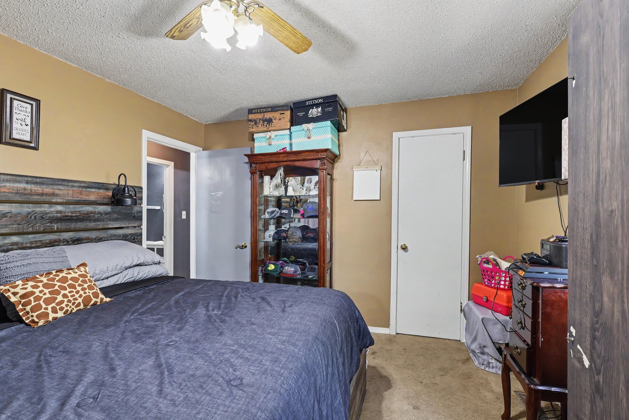 806 Hughes St Property Photo 10