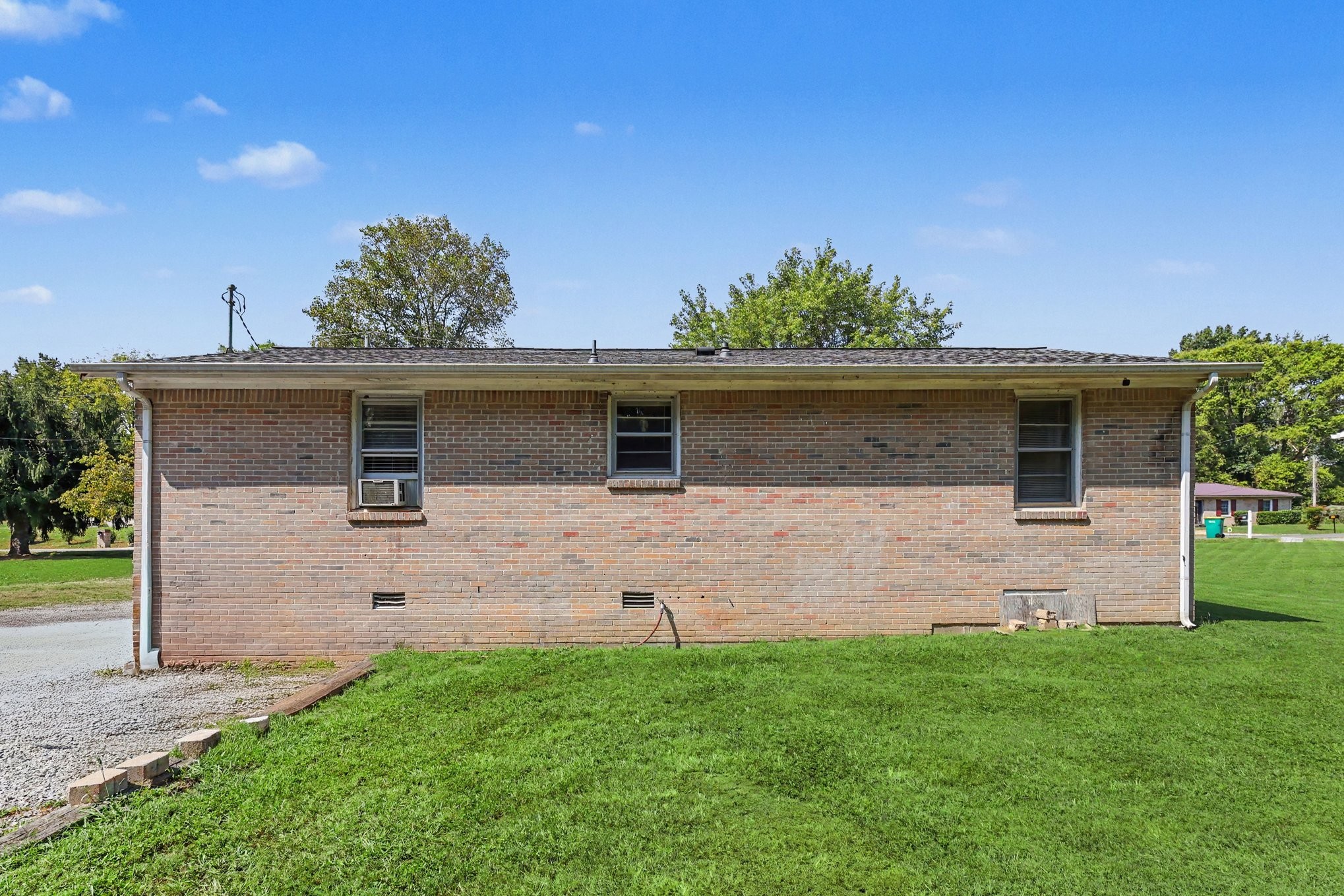806 Hughes St Property Photo 16