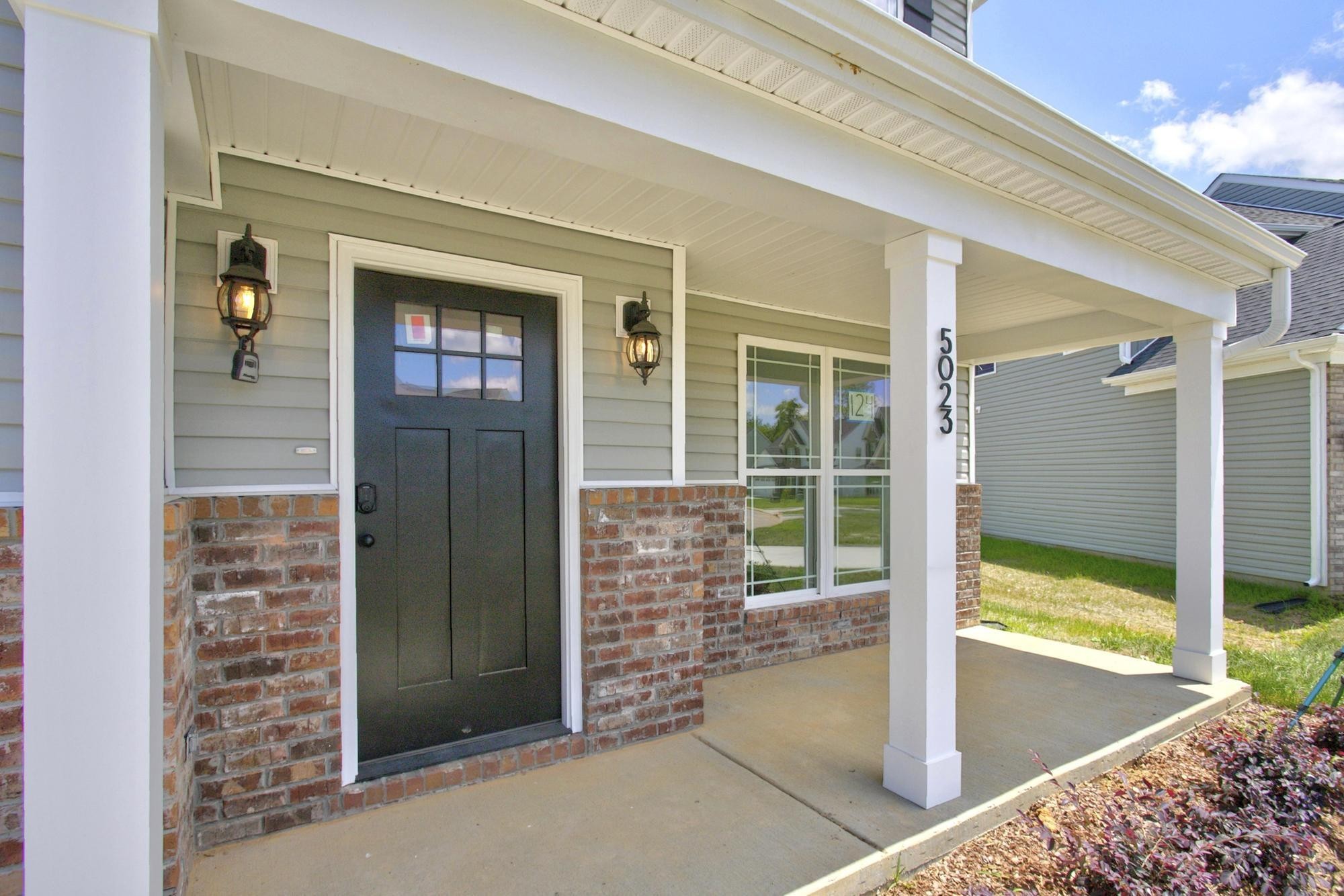 5023 Salient Dr Property Photo 2