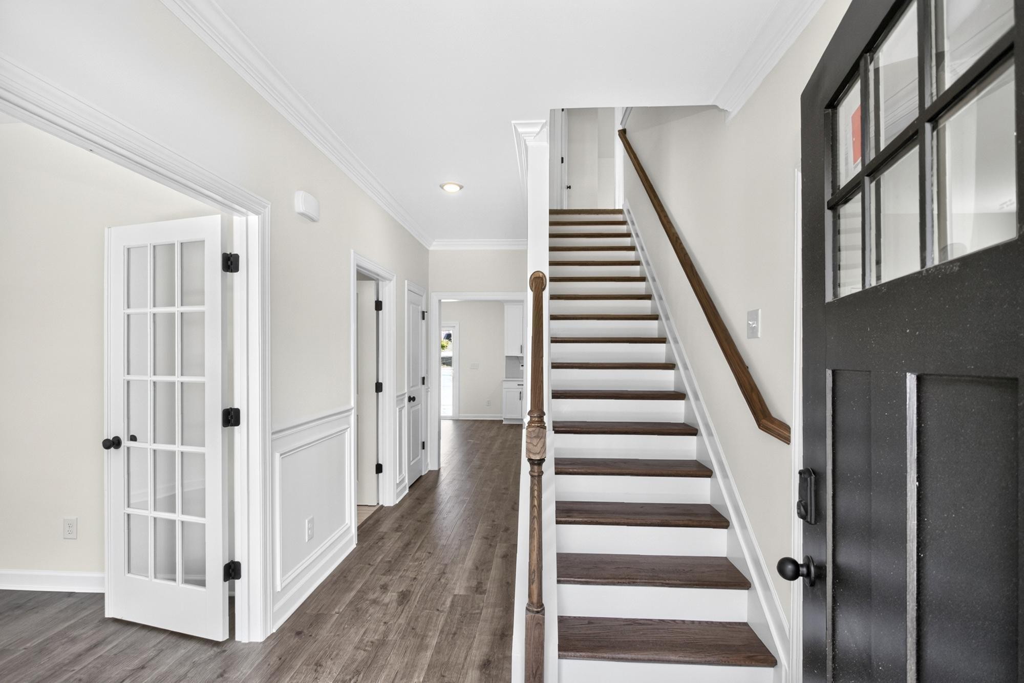 5023 Salient Dr Property Photo 3
