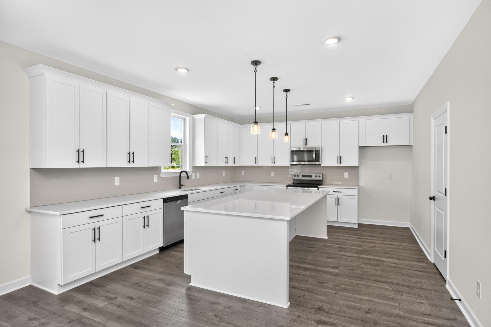 5023 Salient Dr Property Photo 10