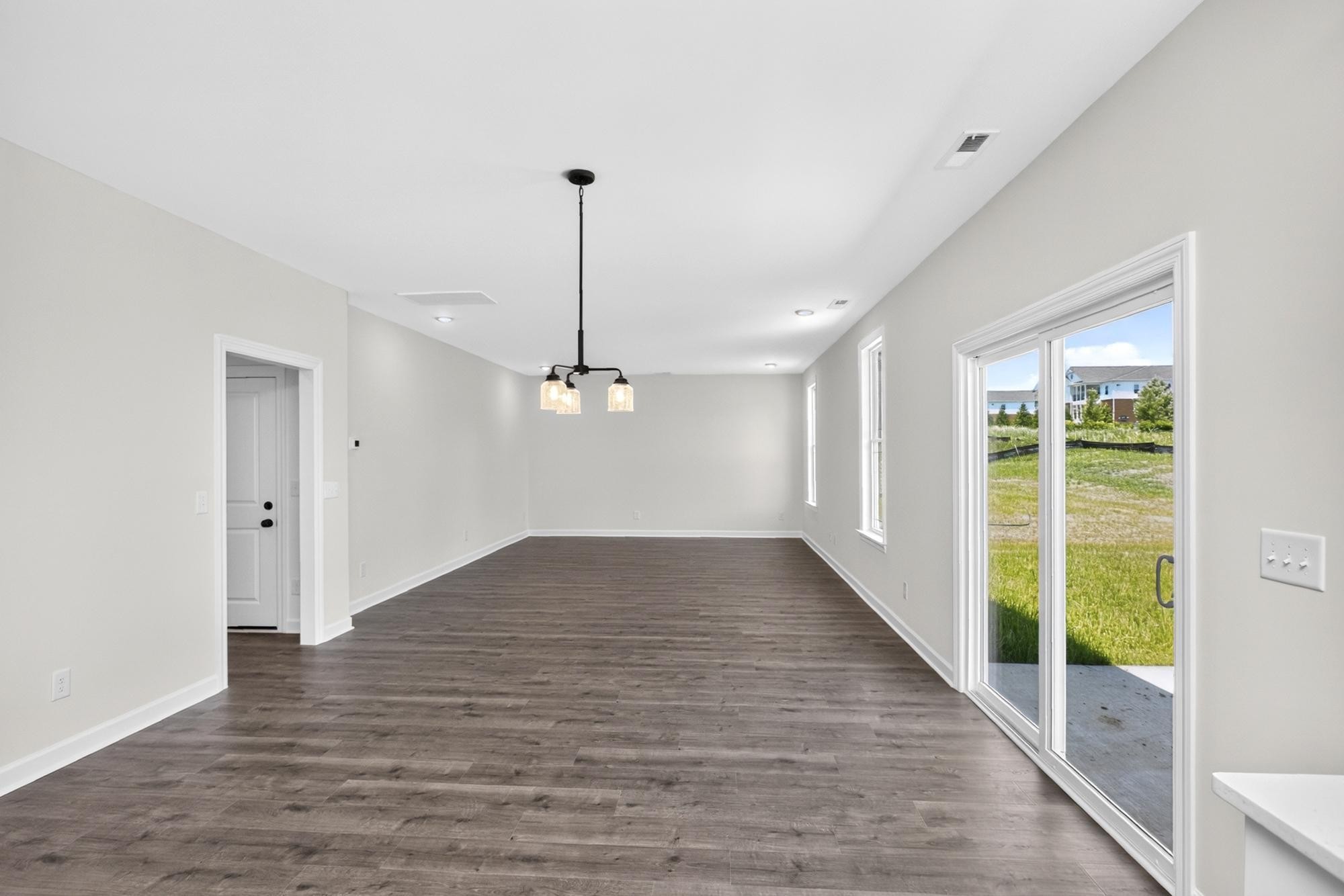 5023 Salient Dr Property Photo 14