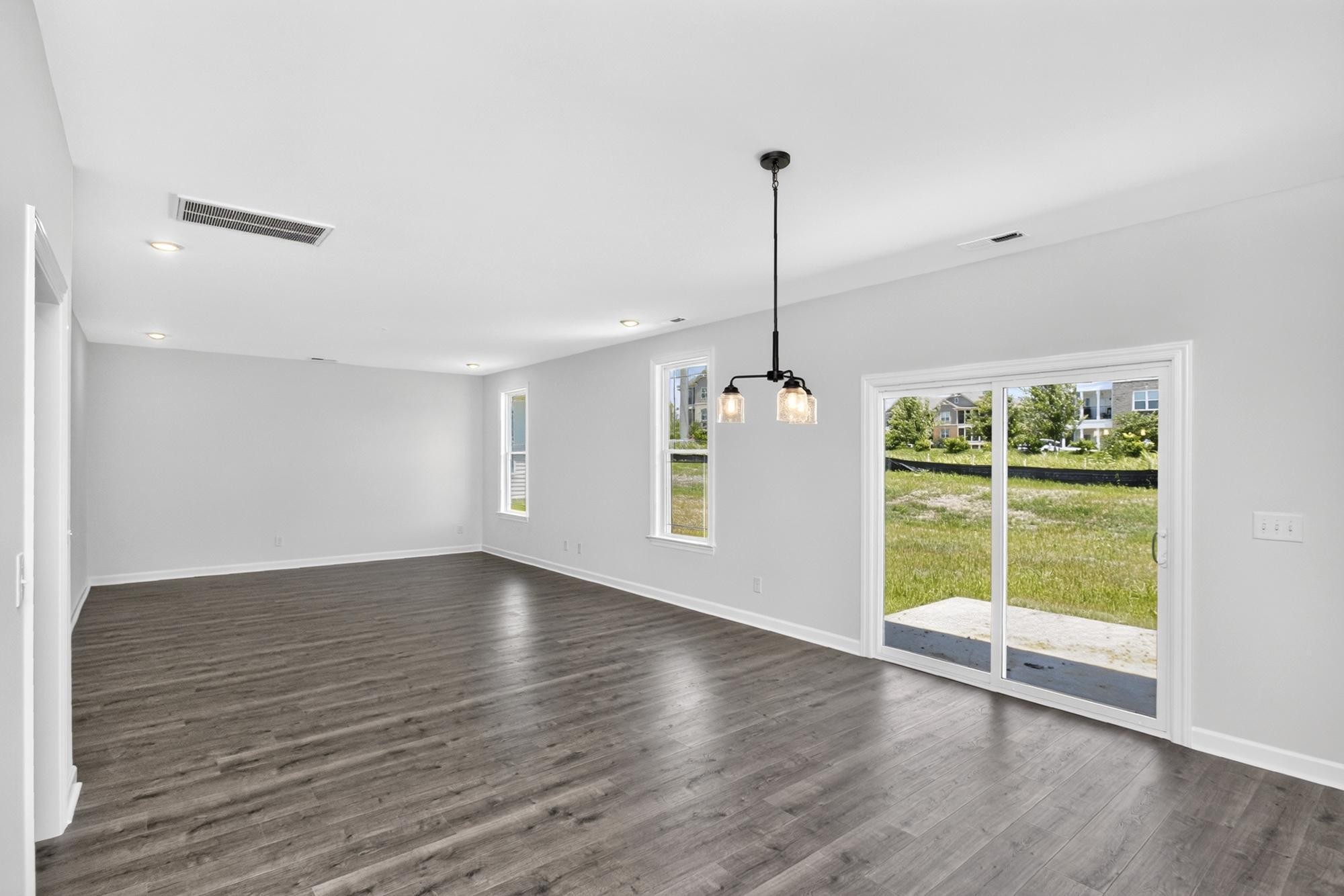 5023 Salient Dr Property Photo 15