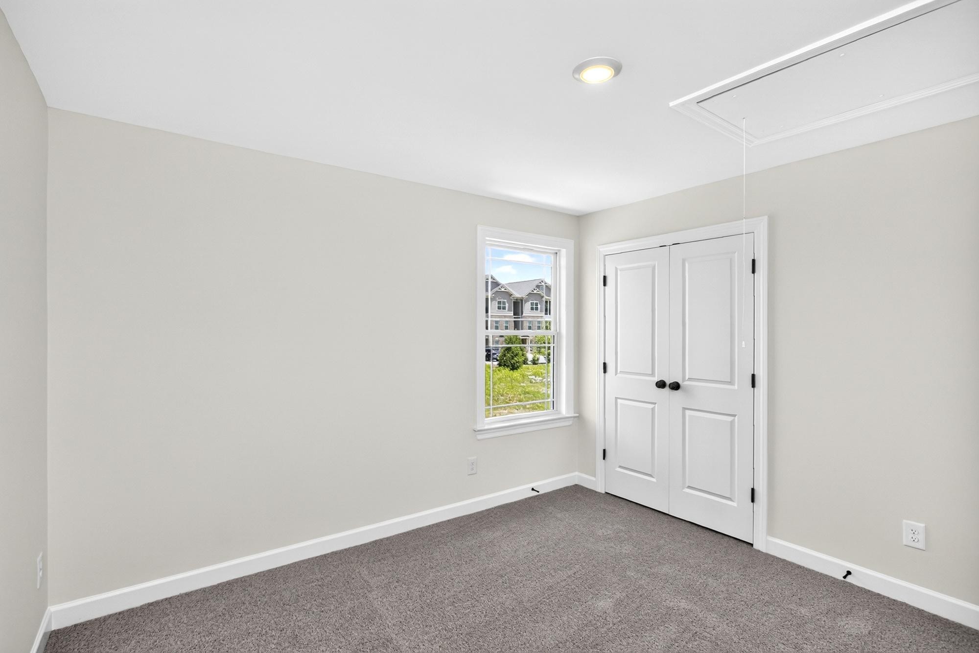 5023 Salient Dr Property Photo 32