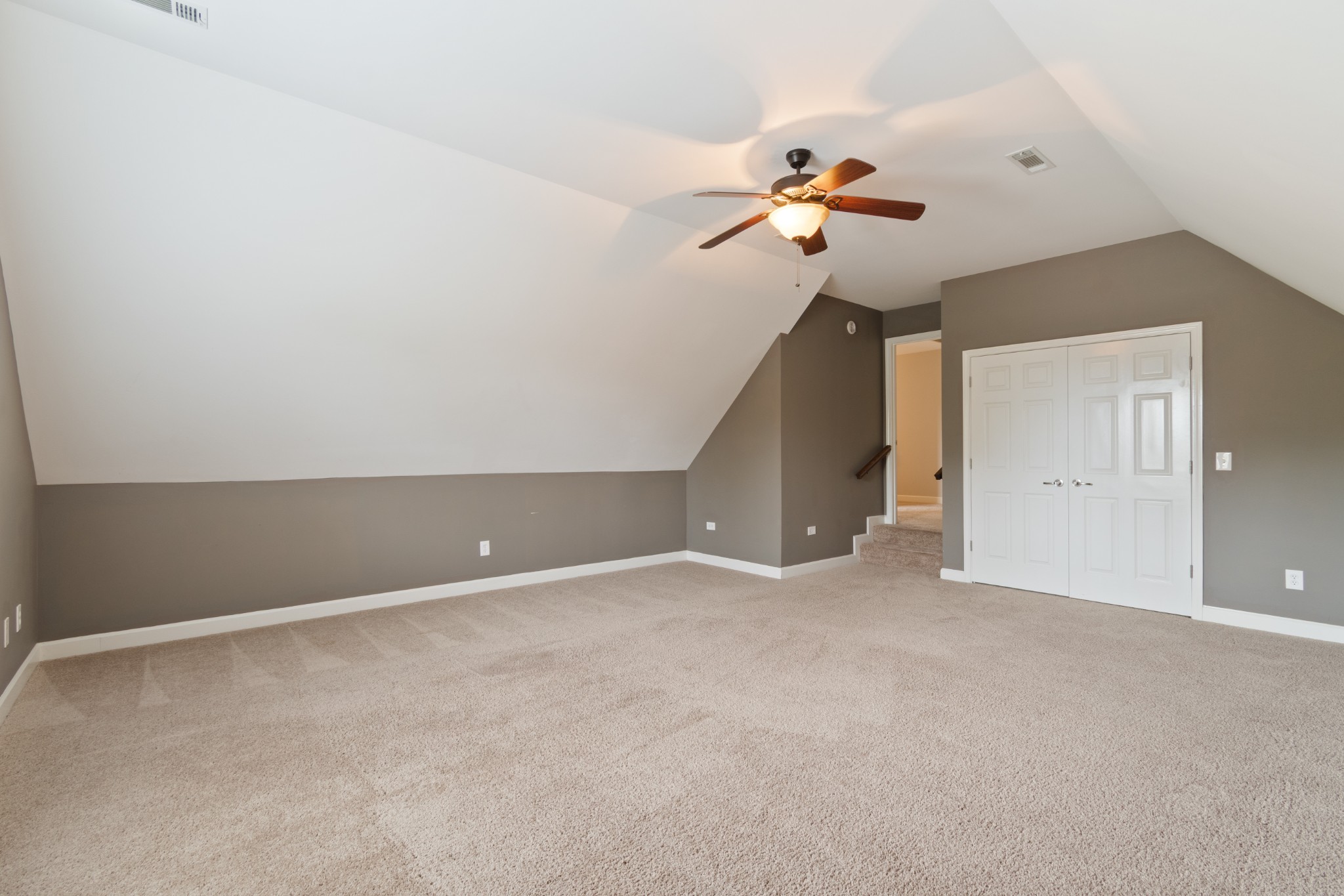 135 Ridgebend Dr Property Photo 43