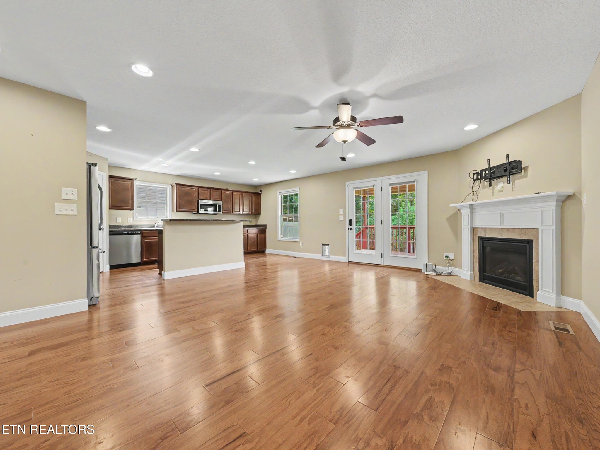 813 Mackenzie Drive Property Photo 6