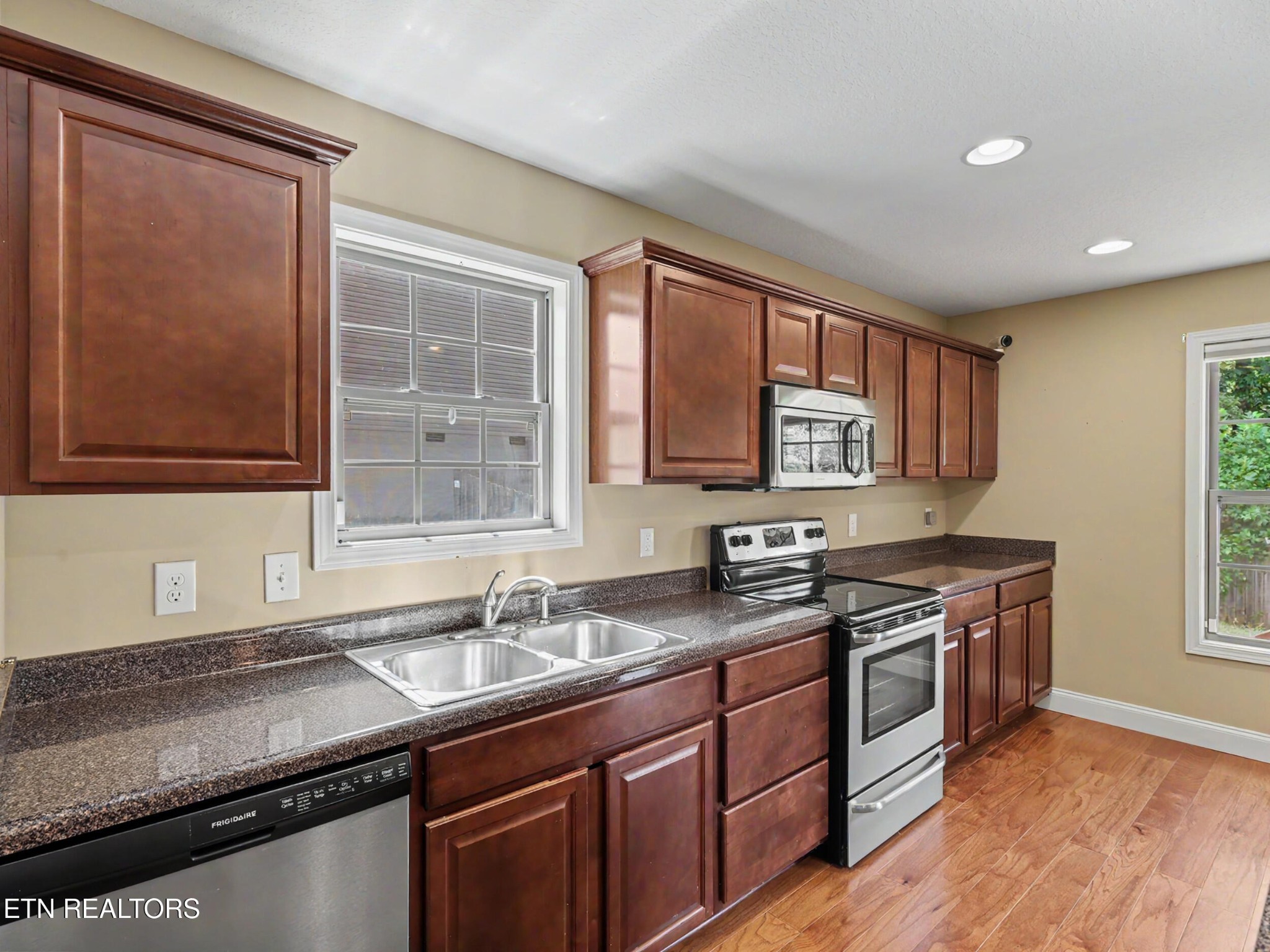 813 Mackenzie Drive Property Photo 9